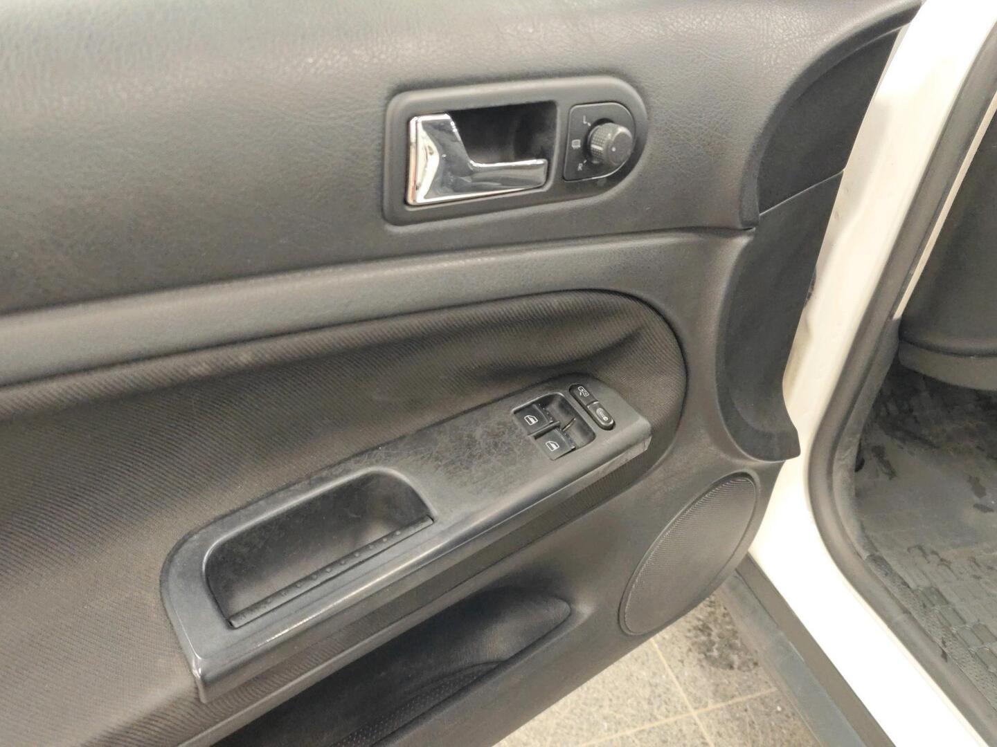 VOLKSWAGEN Passat 2001