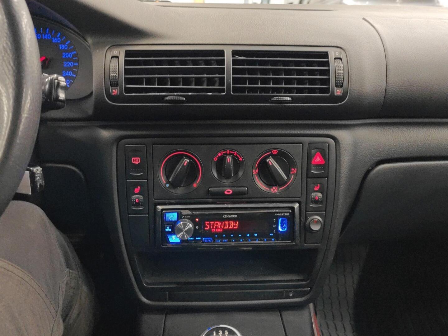 VOLKSWAGEN Passat 2001