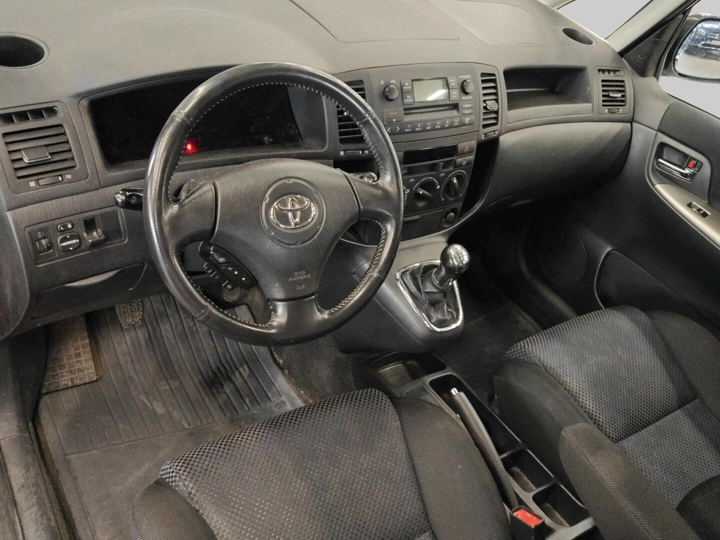 TOYOTA Corolla Verso 2002