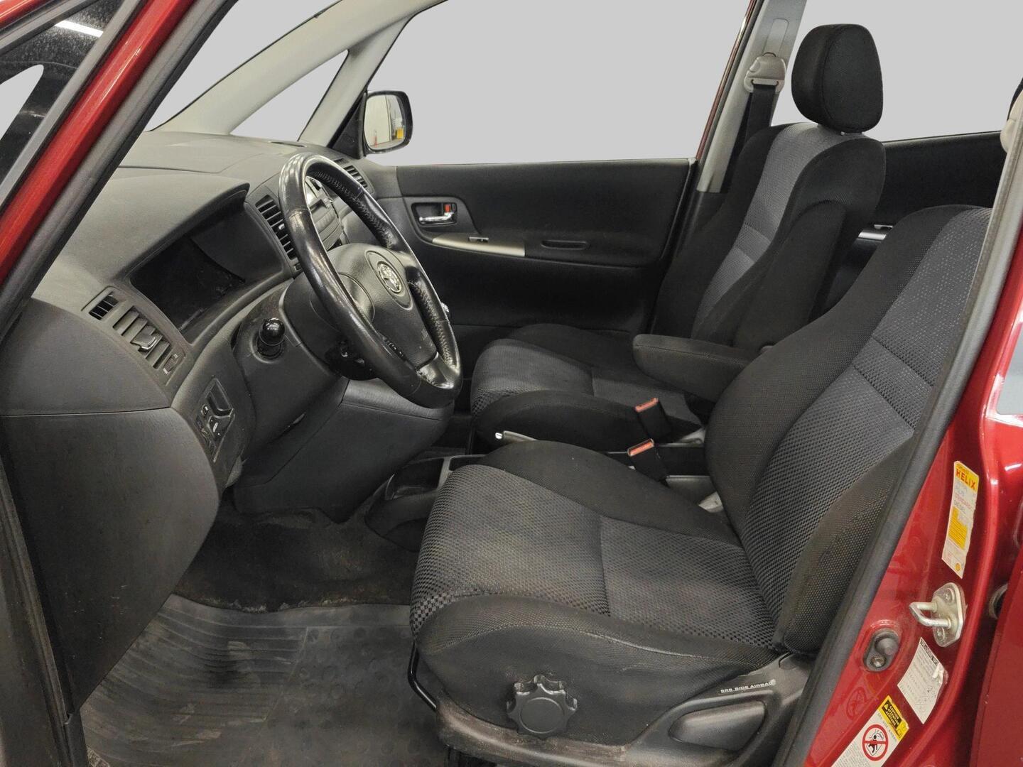 TOYOTA Corolla Verso 2002