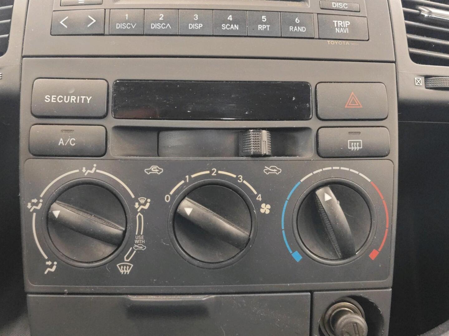 TOYOTA Corolla Verso 2002