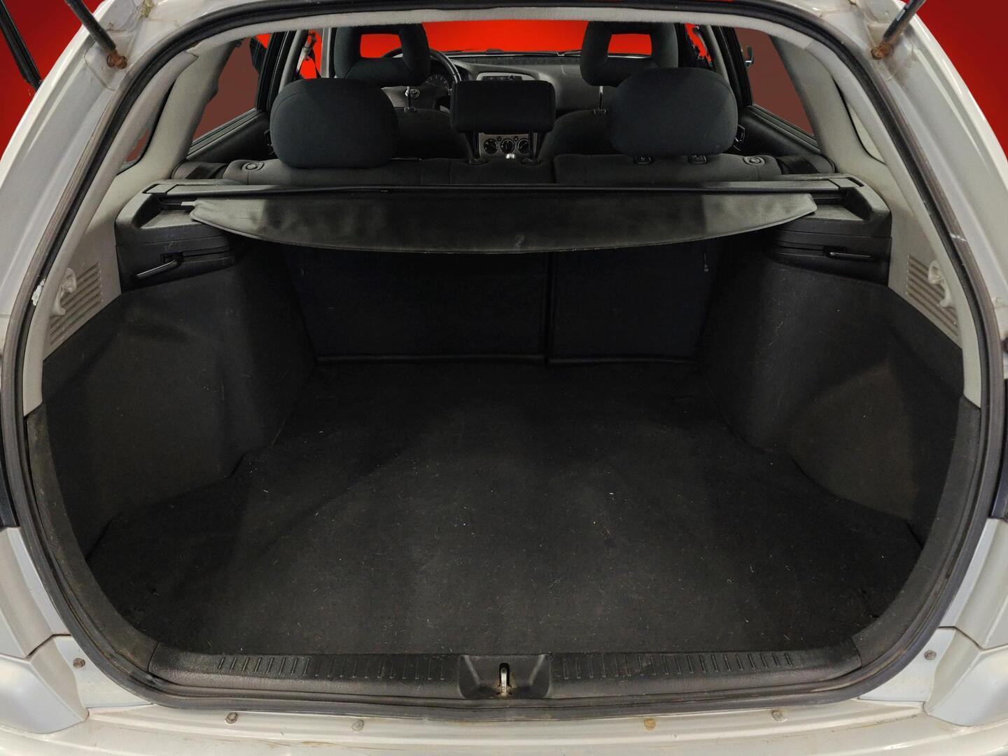 TOYOTA Avensis 2003