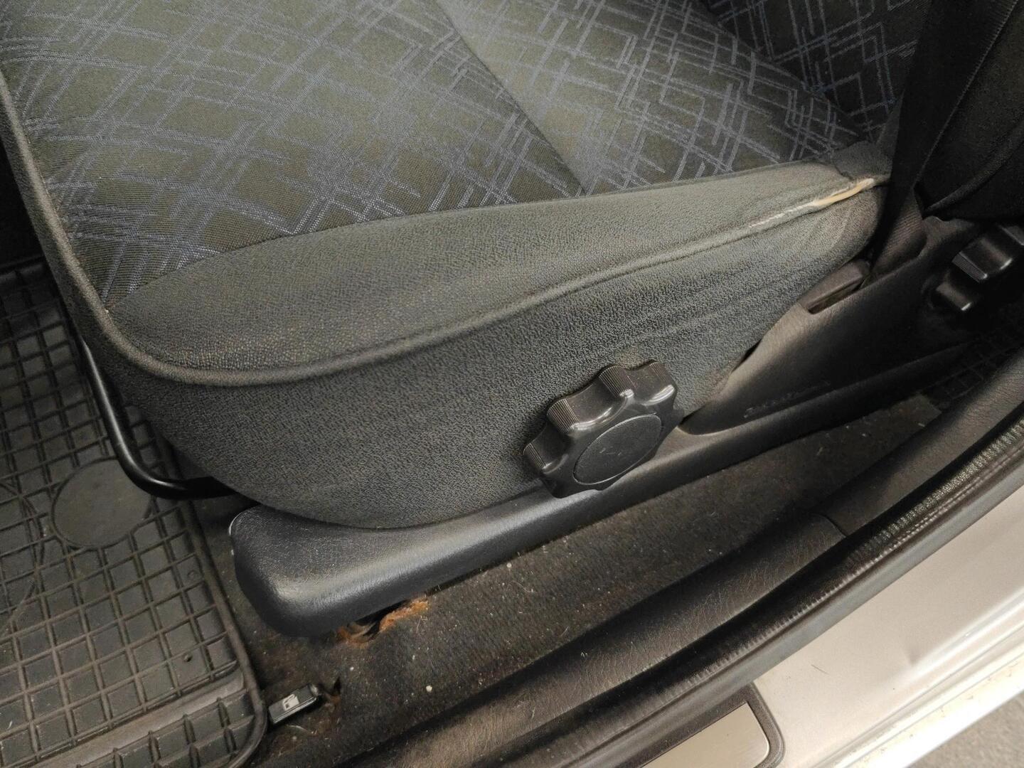 TOYOTA Avensis 2003