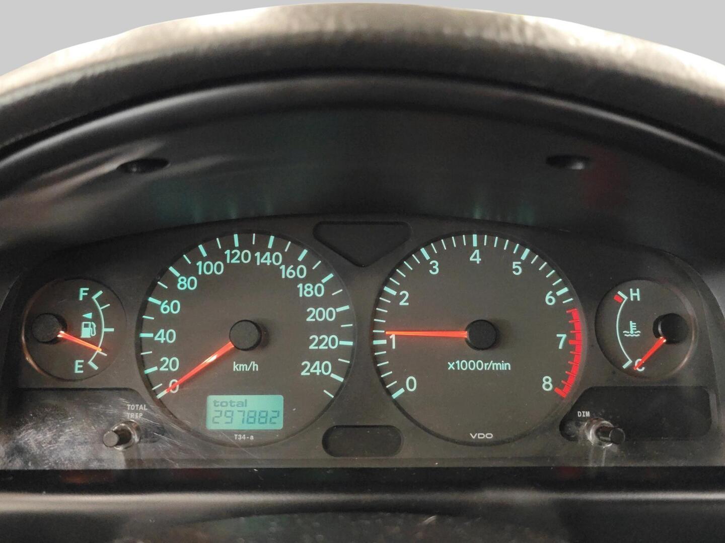 TOYOTA Avensis 2003