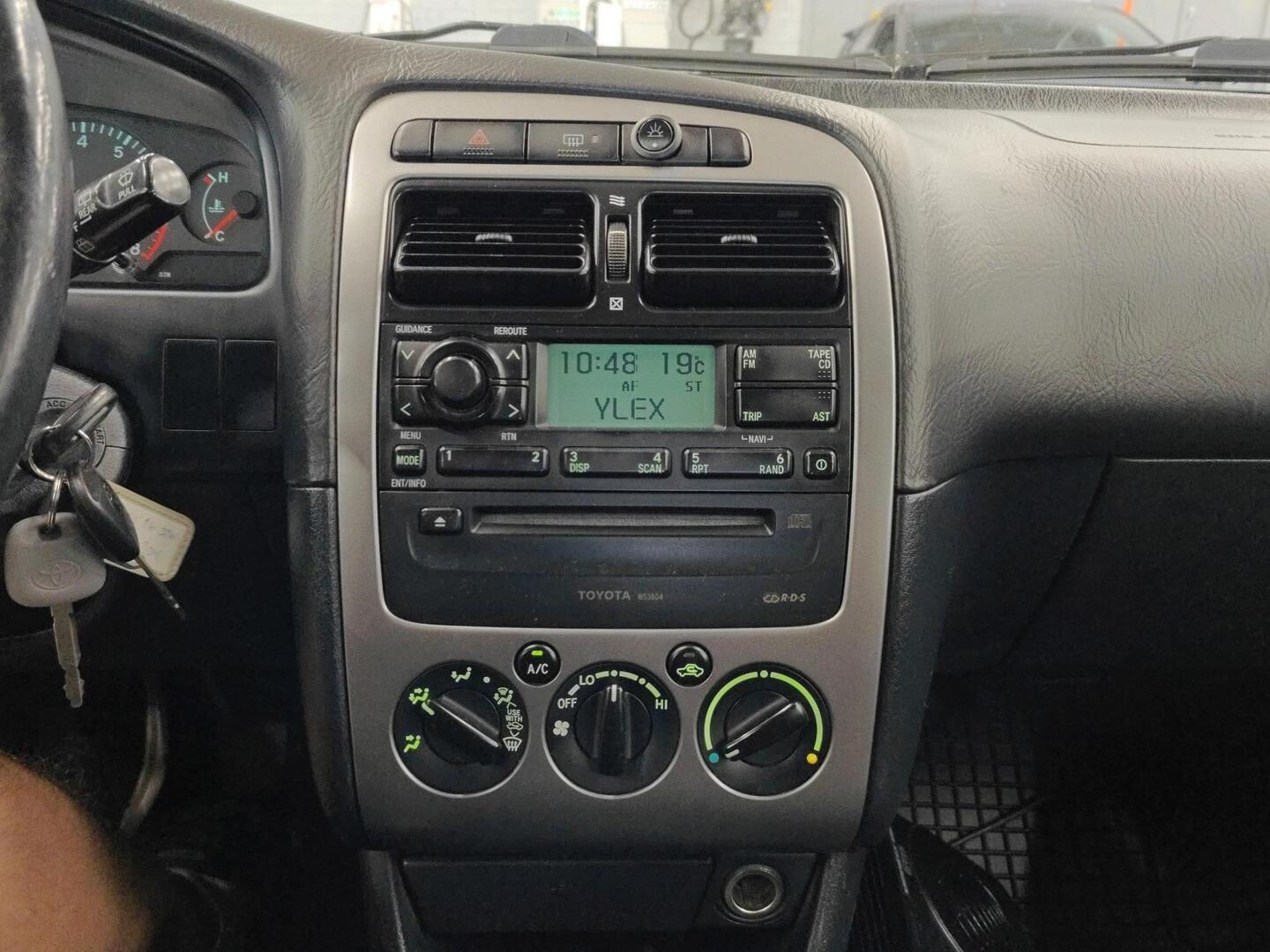 TOYOTA Avensis 2003