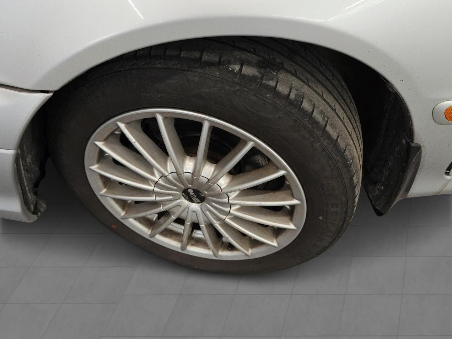 TOYOTA Avensis 2003