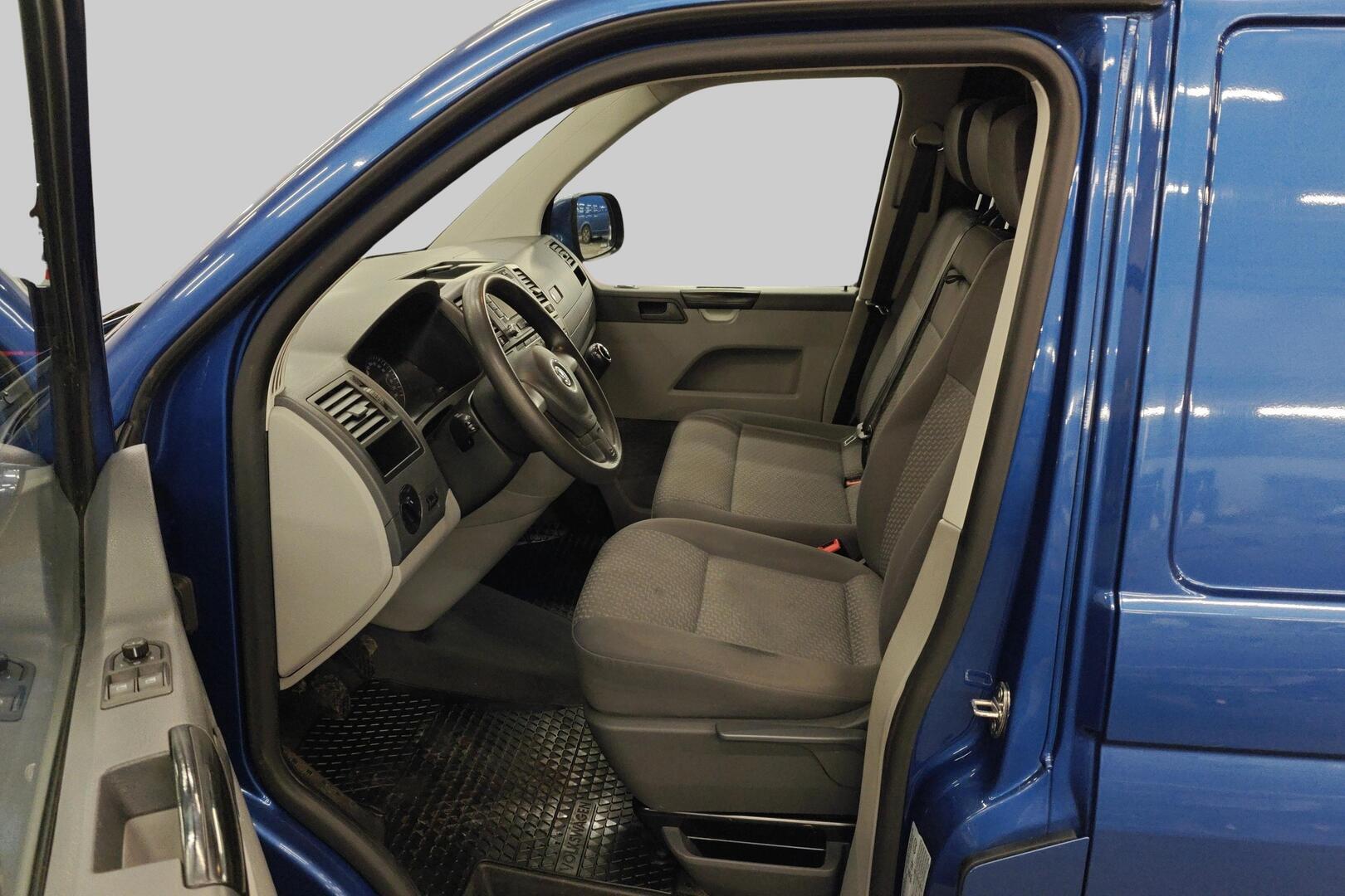 VOLKSWAGEN Transporter 2011