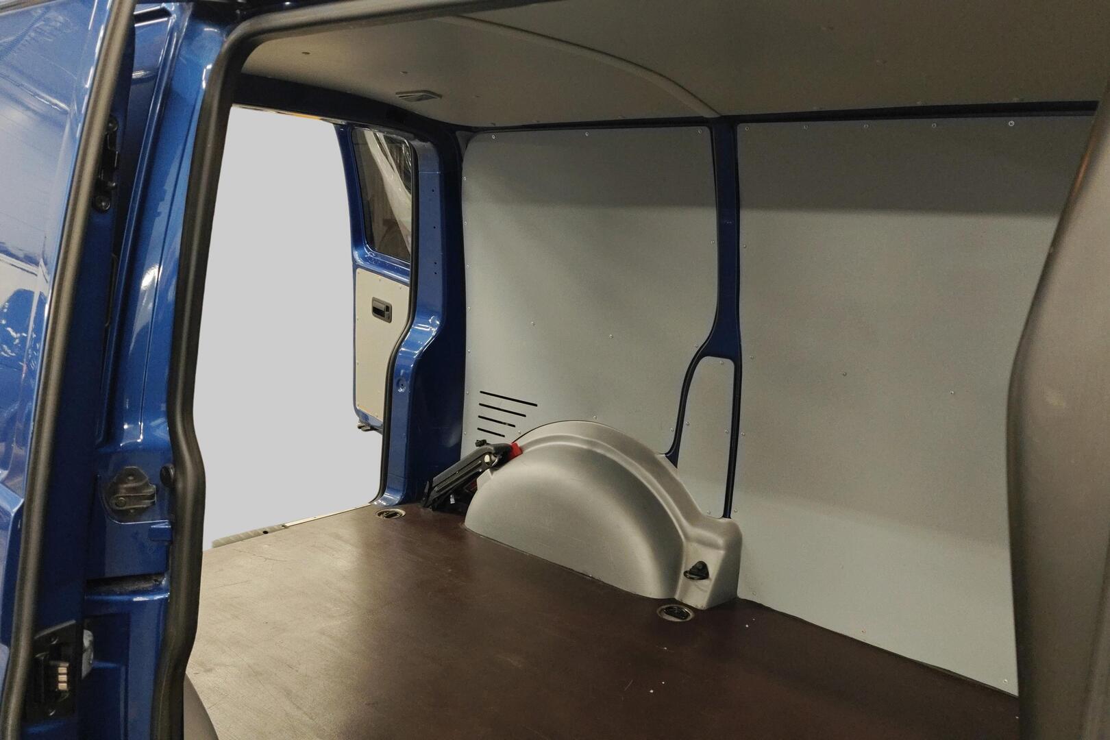 VOLKSWAGEN Transporter 2011