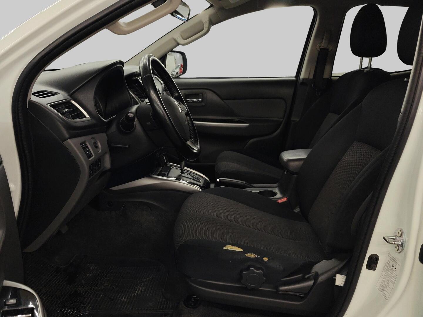 MITSUBISHI L200 2017