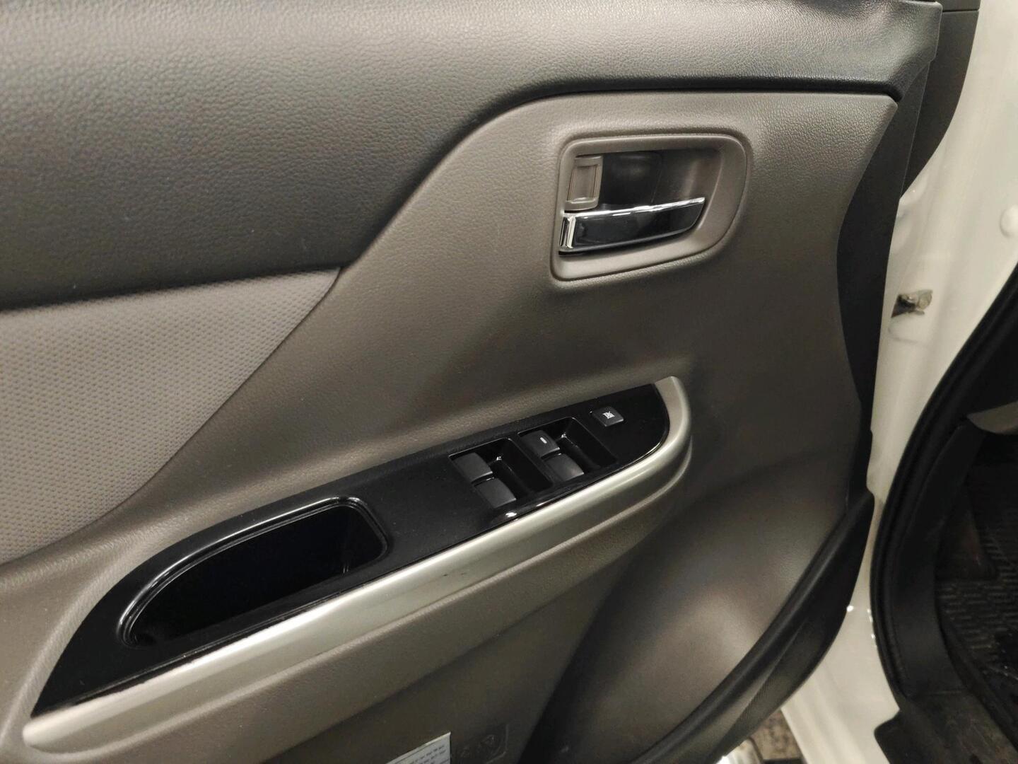 MITSUBISHI L200 2017