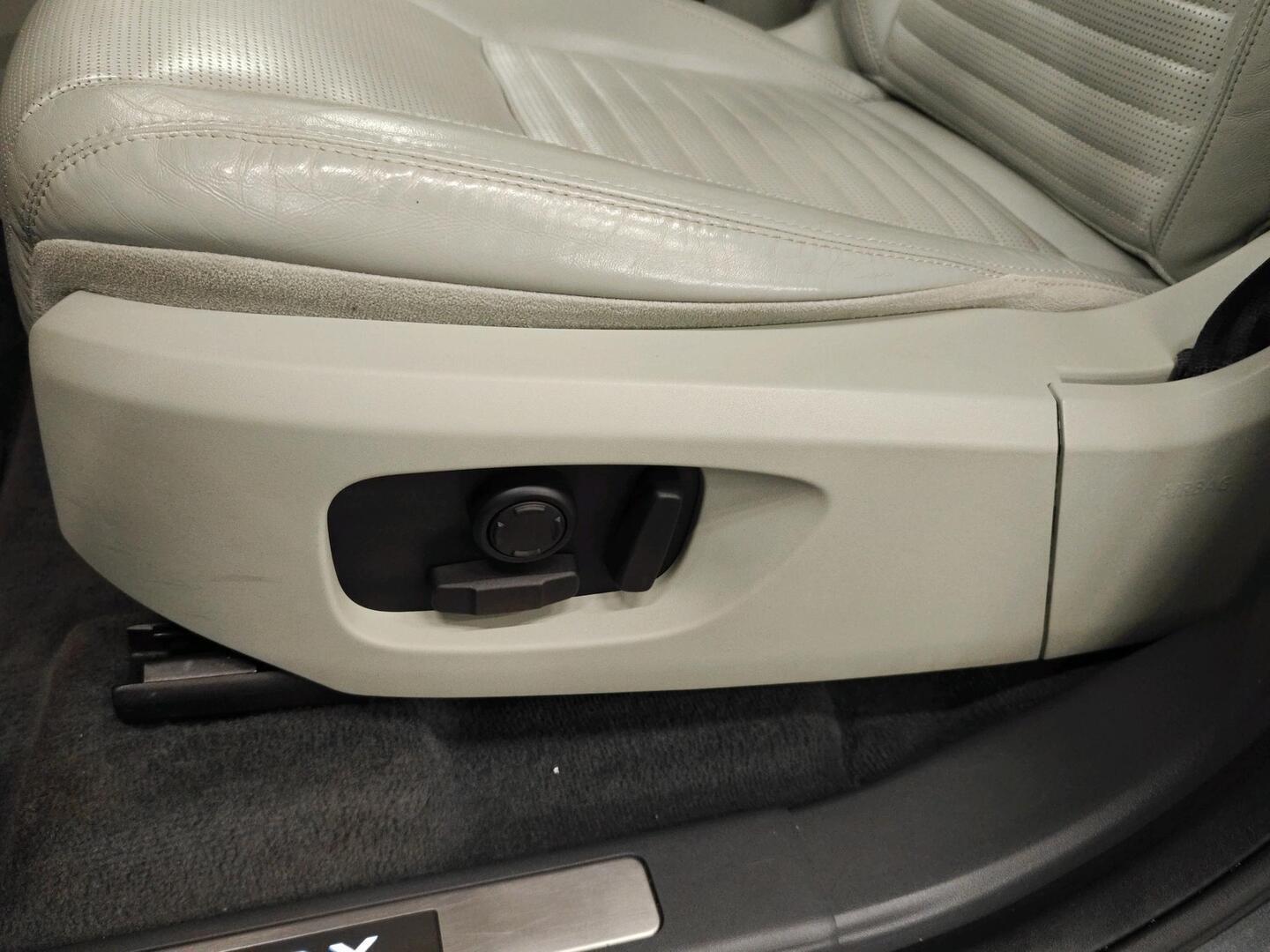 LAND ROVER Discovery 2016