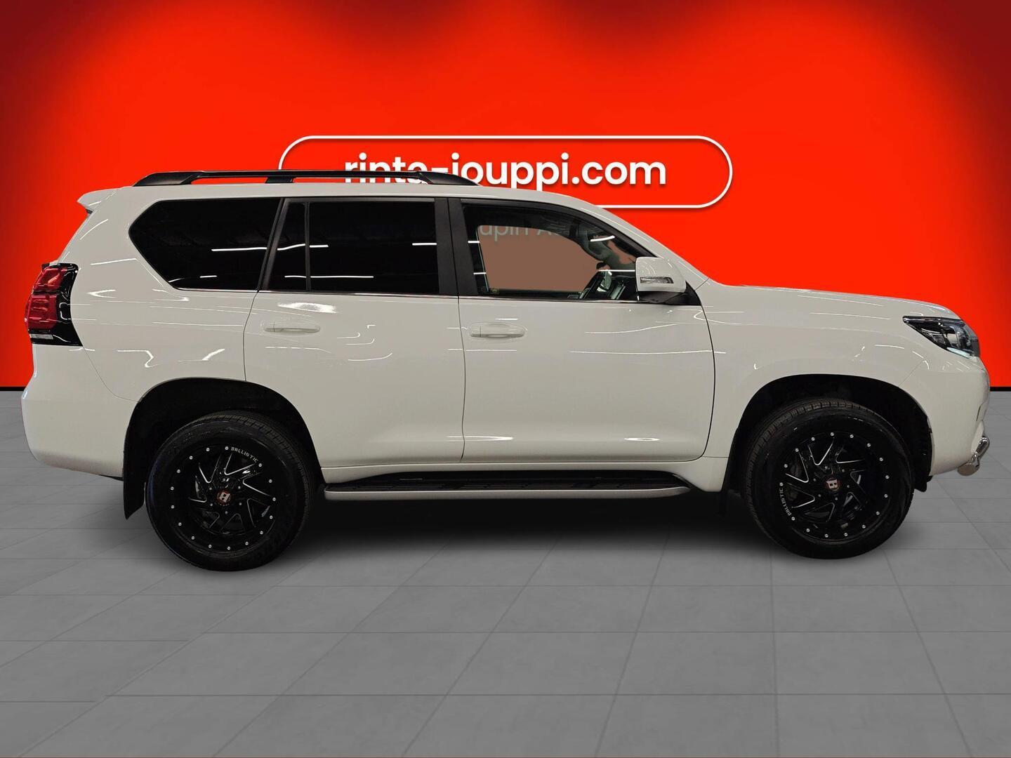 TOYOTA Land Cruiser 2021
