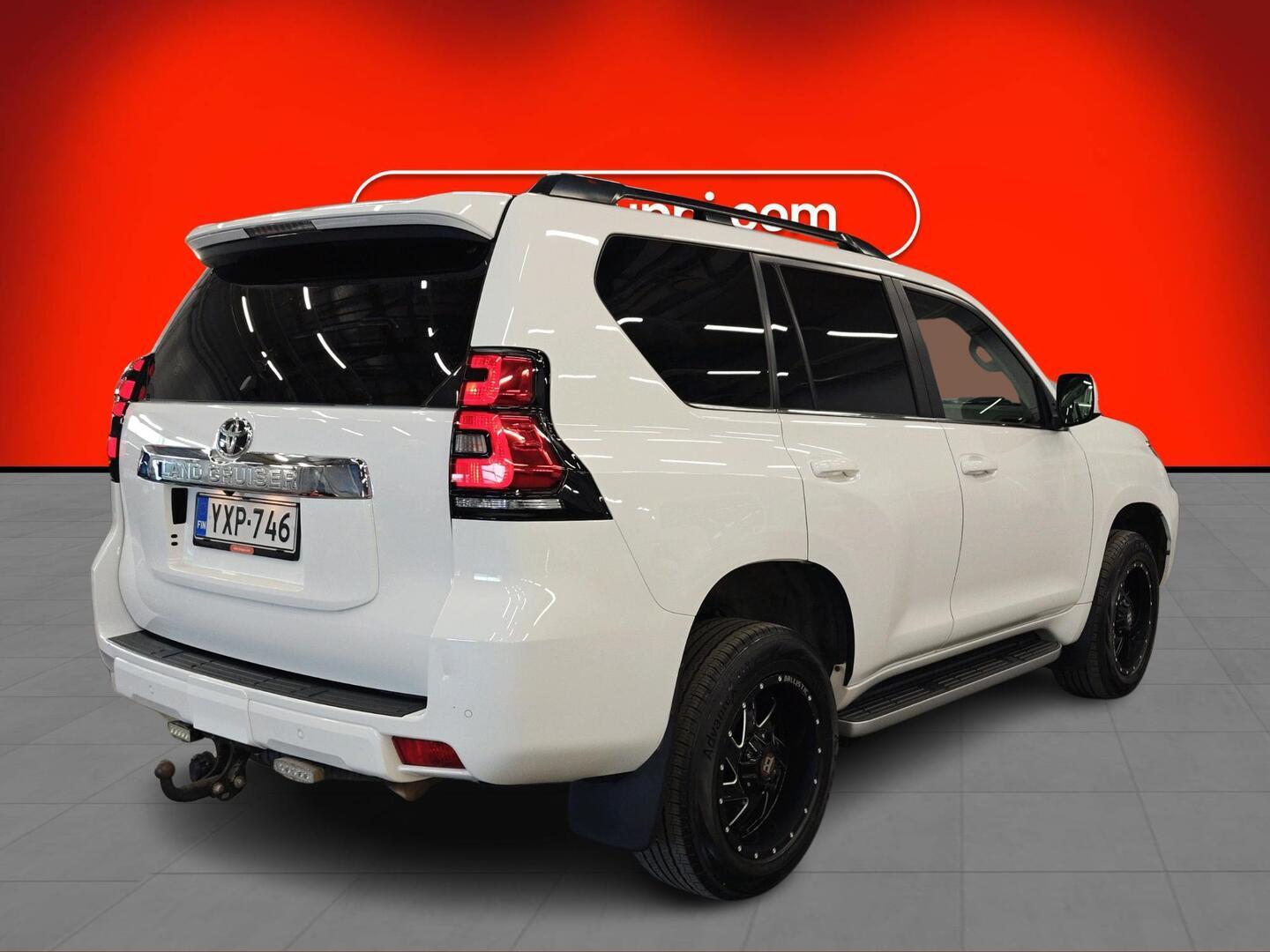 TOYOTA Land Cruiser 2021