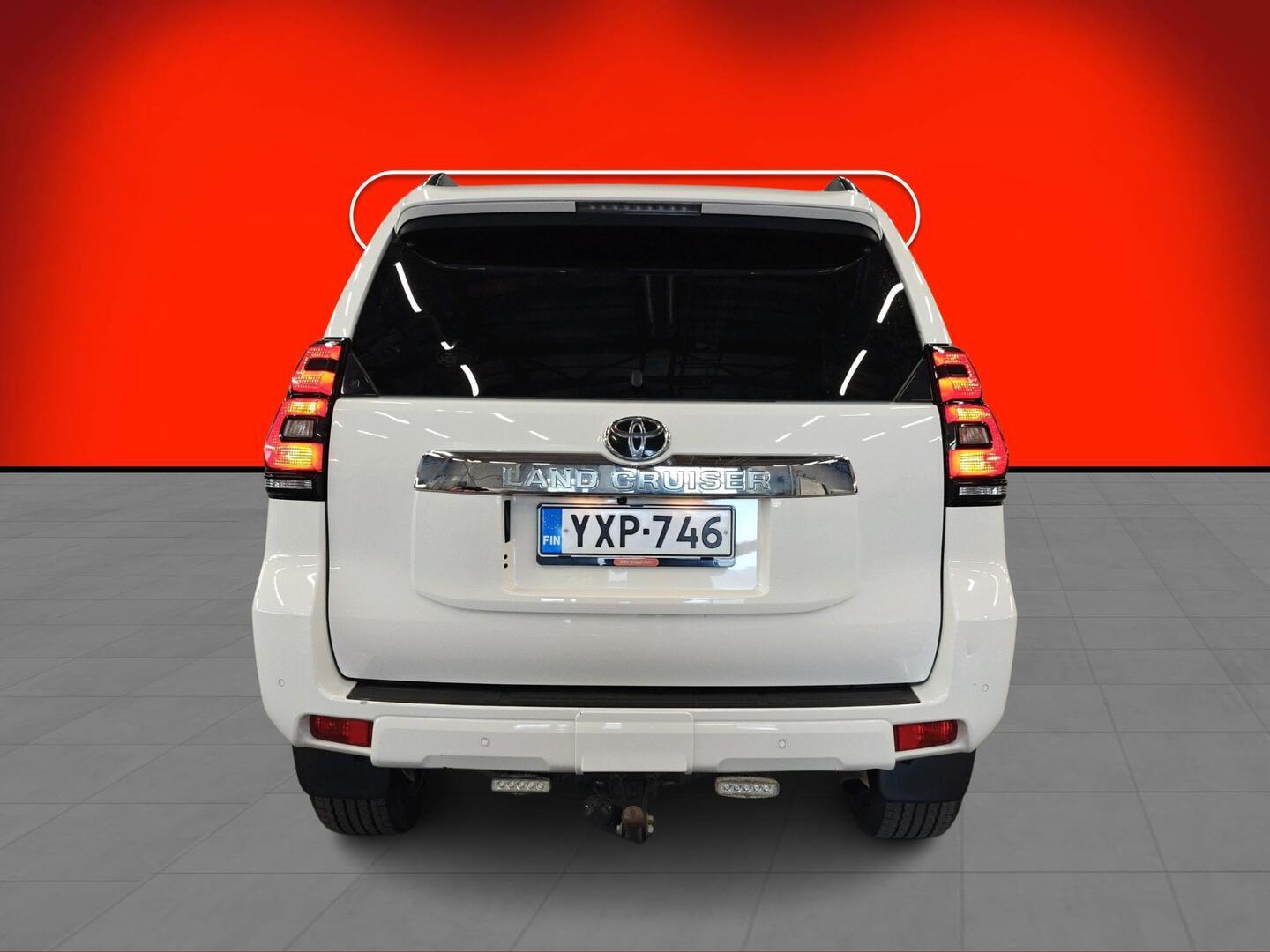 TOYOTA Land Cruiser 2021