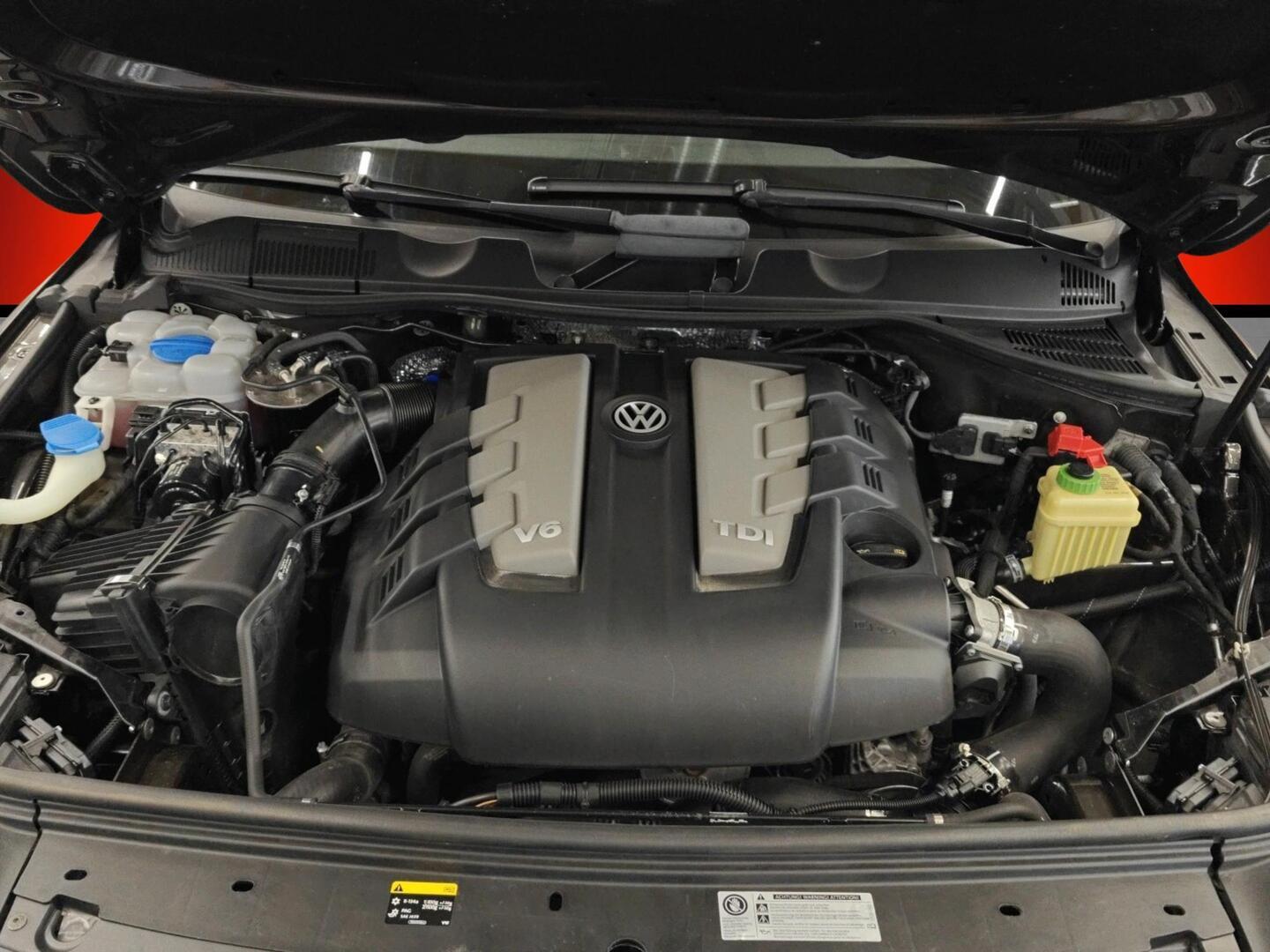 VOLKSWAGEN Touareg 2015