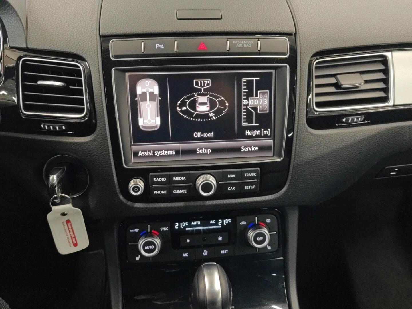VOLKSWAGEN Touareg 2015