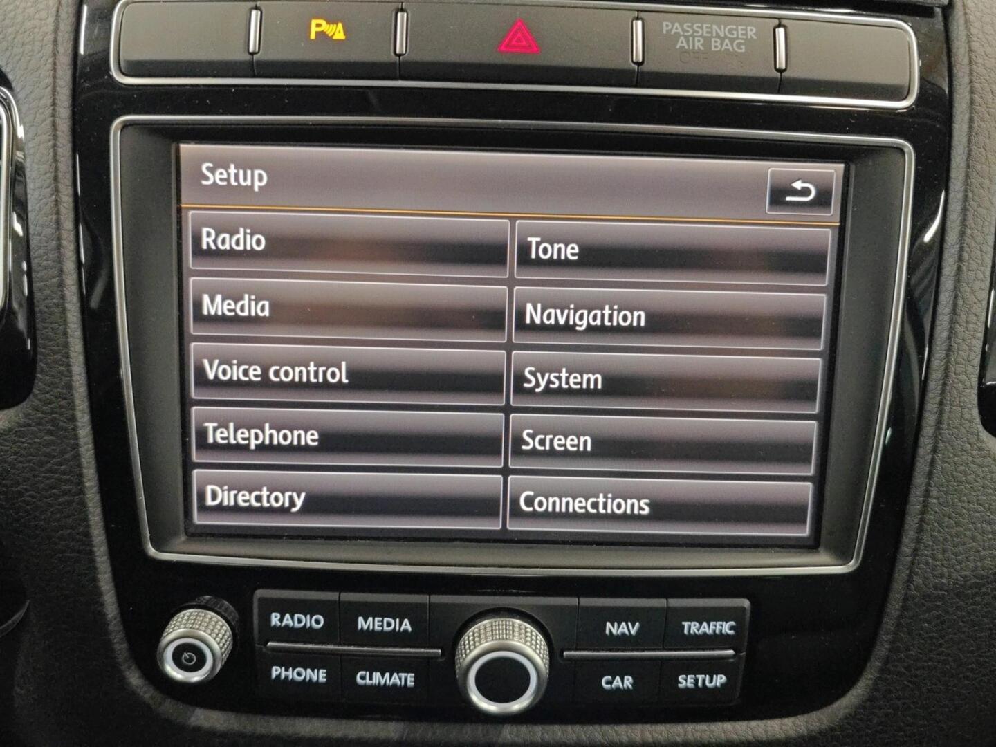 VOLKSWAGEN Touareg 2015