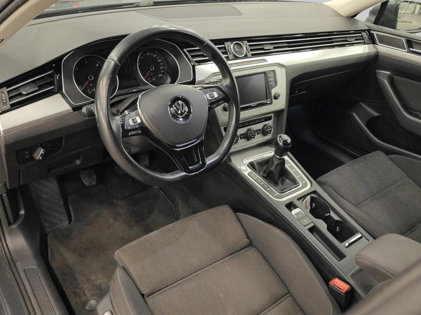 VOLKSWAGEN Passat 2017