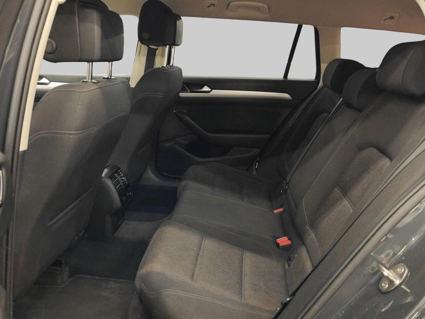 VOLKSWAGEN Passat 2017