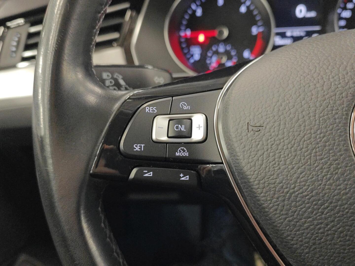 VOLKSWAGEN Passat 2017