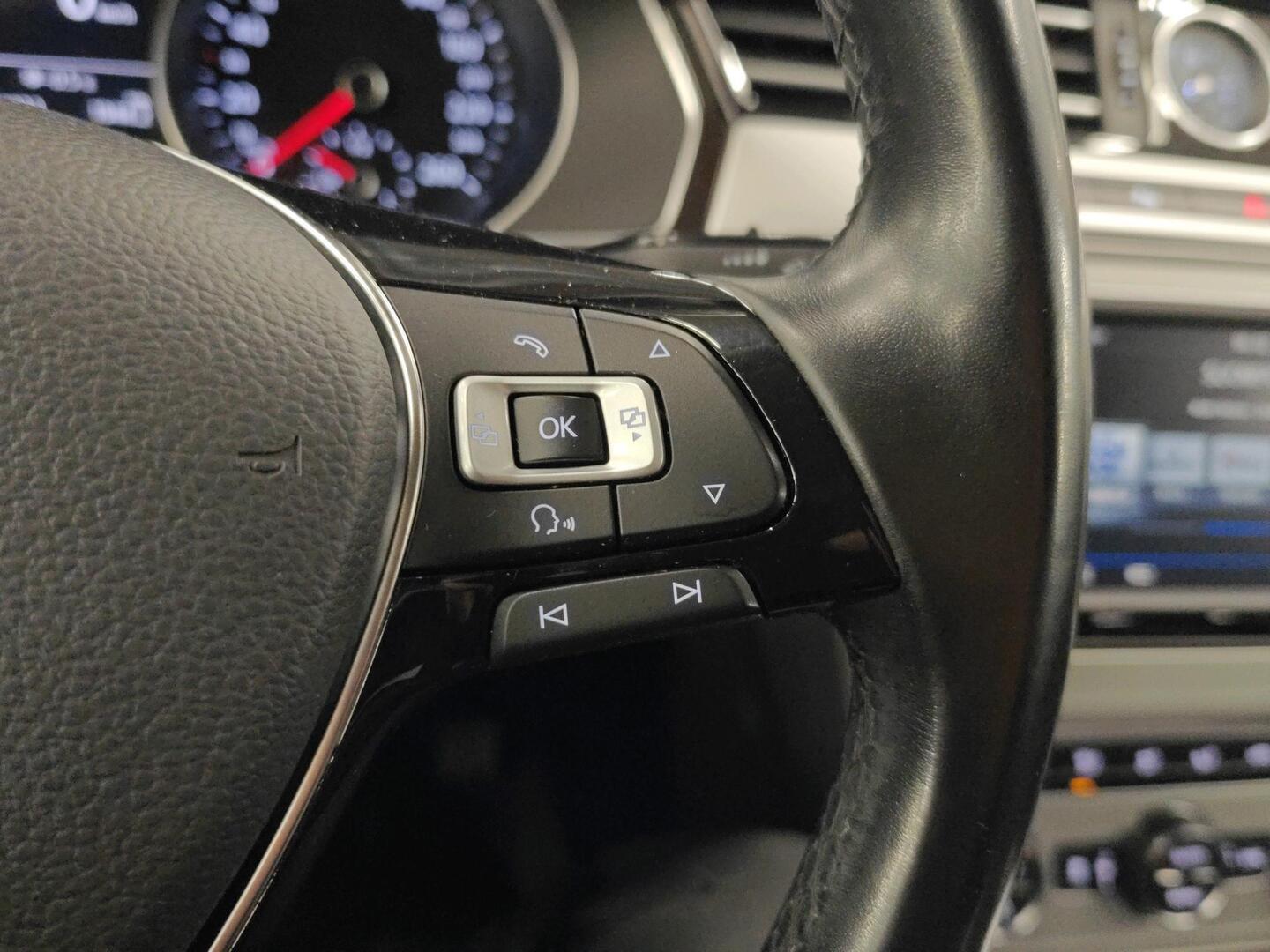 VOLKSWAGEN Passat 2017