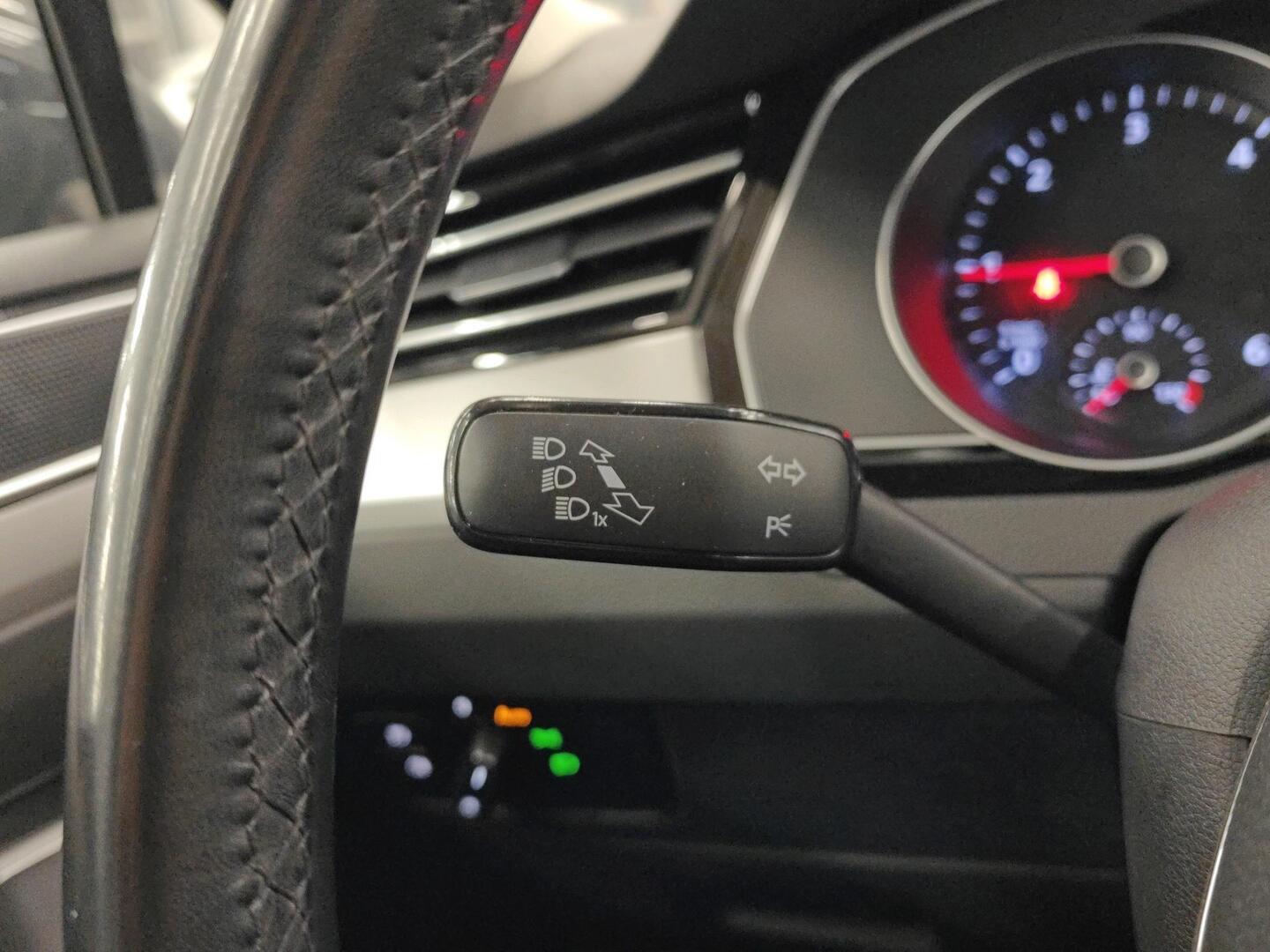 VOLKSWAGEN Passat 2017