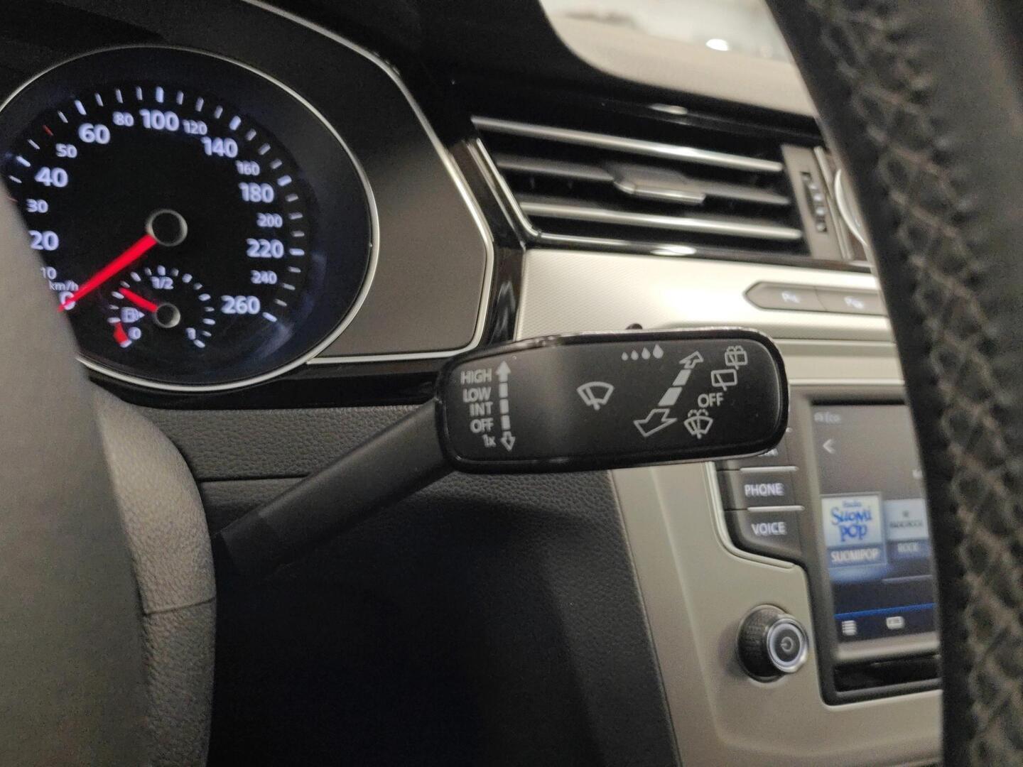 VOLKSWAGEN Passat 2017