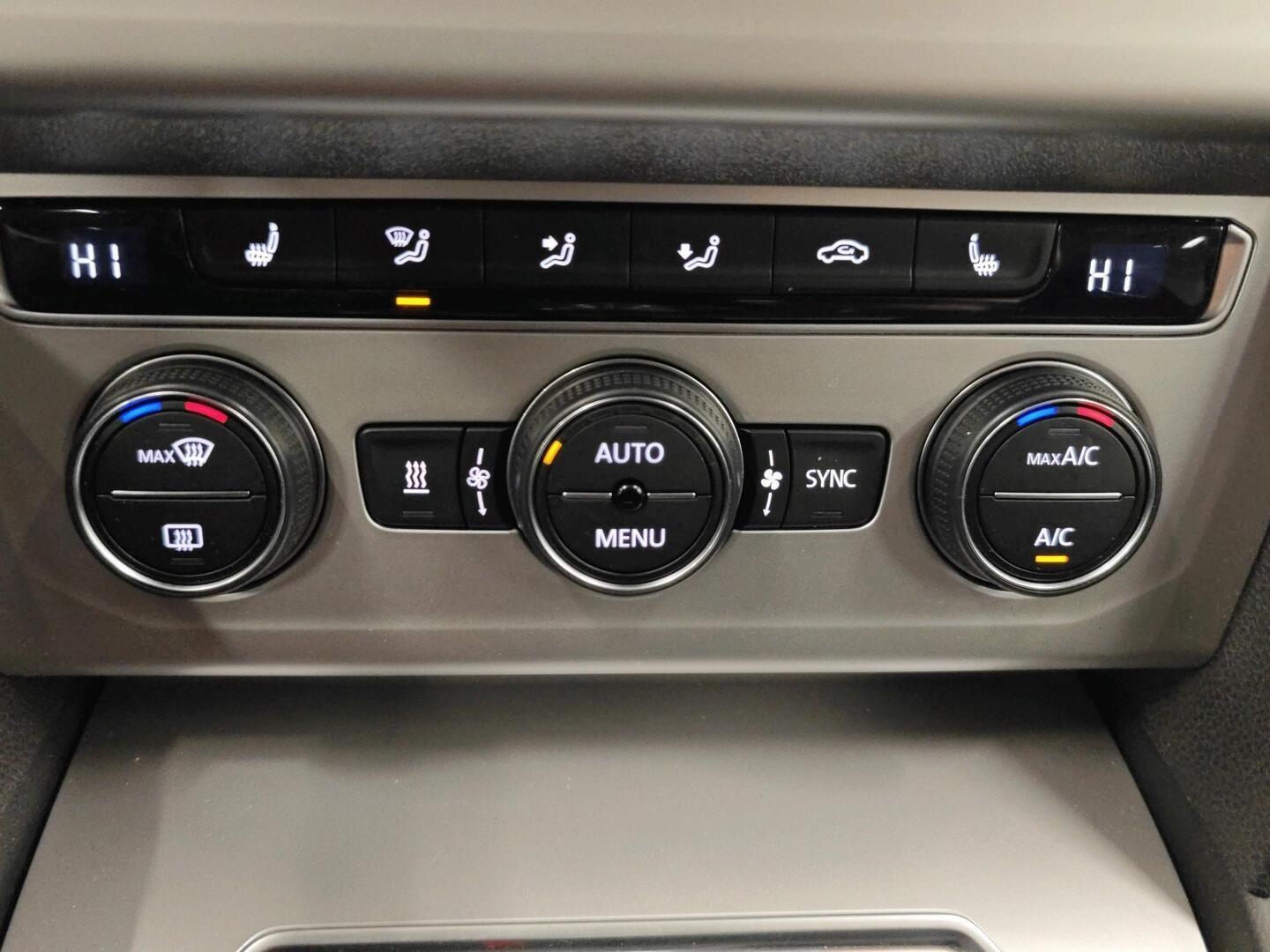 VOLKSWAGEN Passat 2017