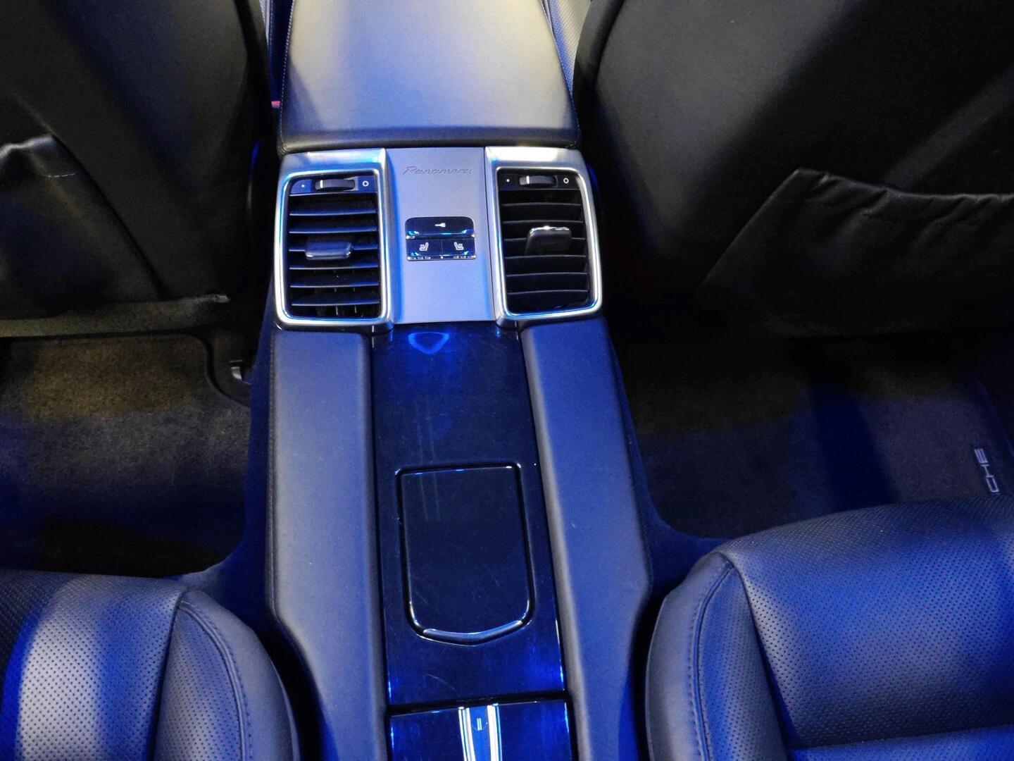 PORSCHE Panamera 2009