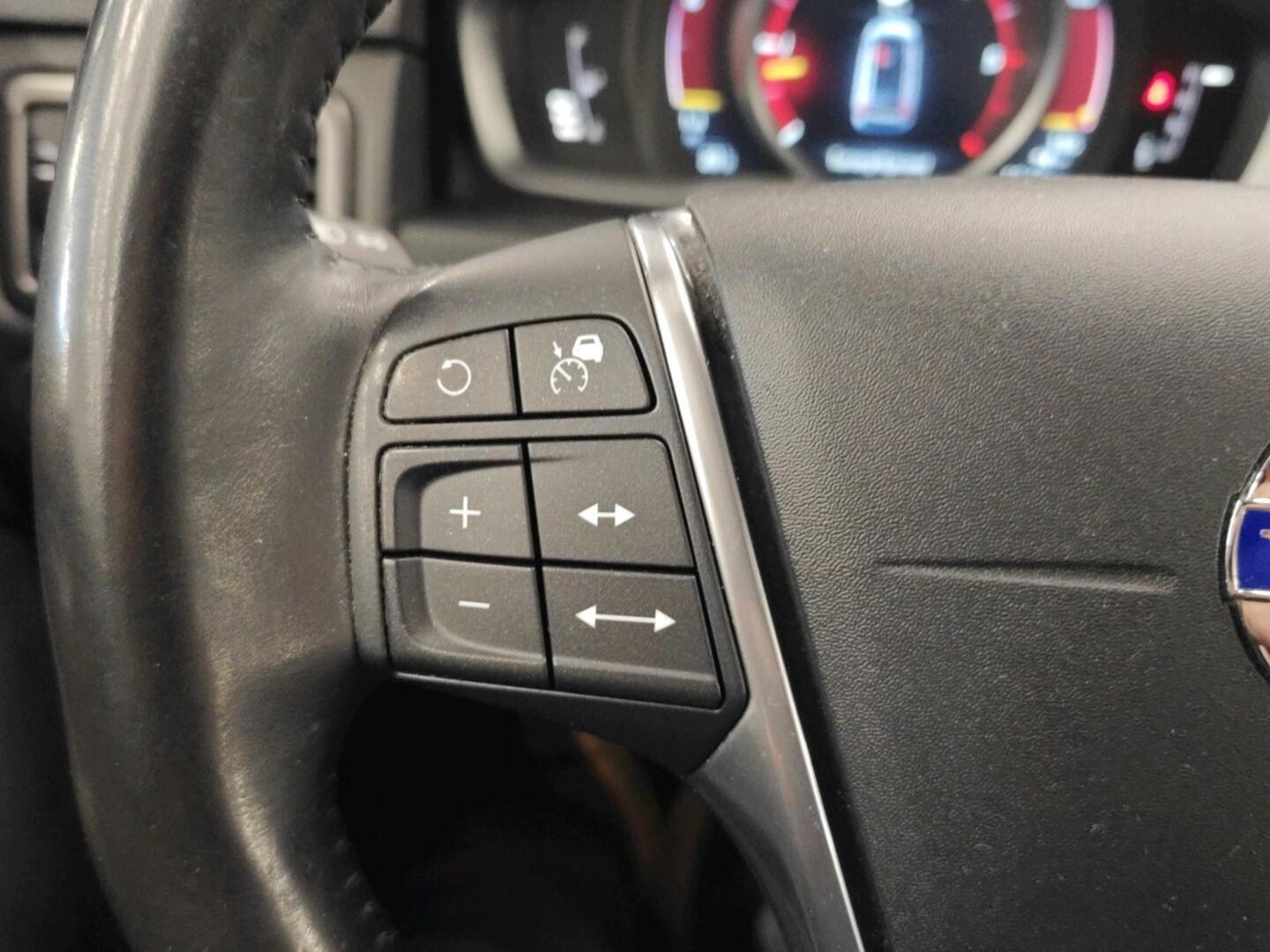 VOLVO XC70 2015