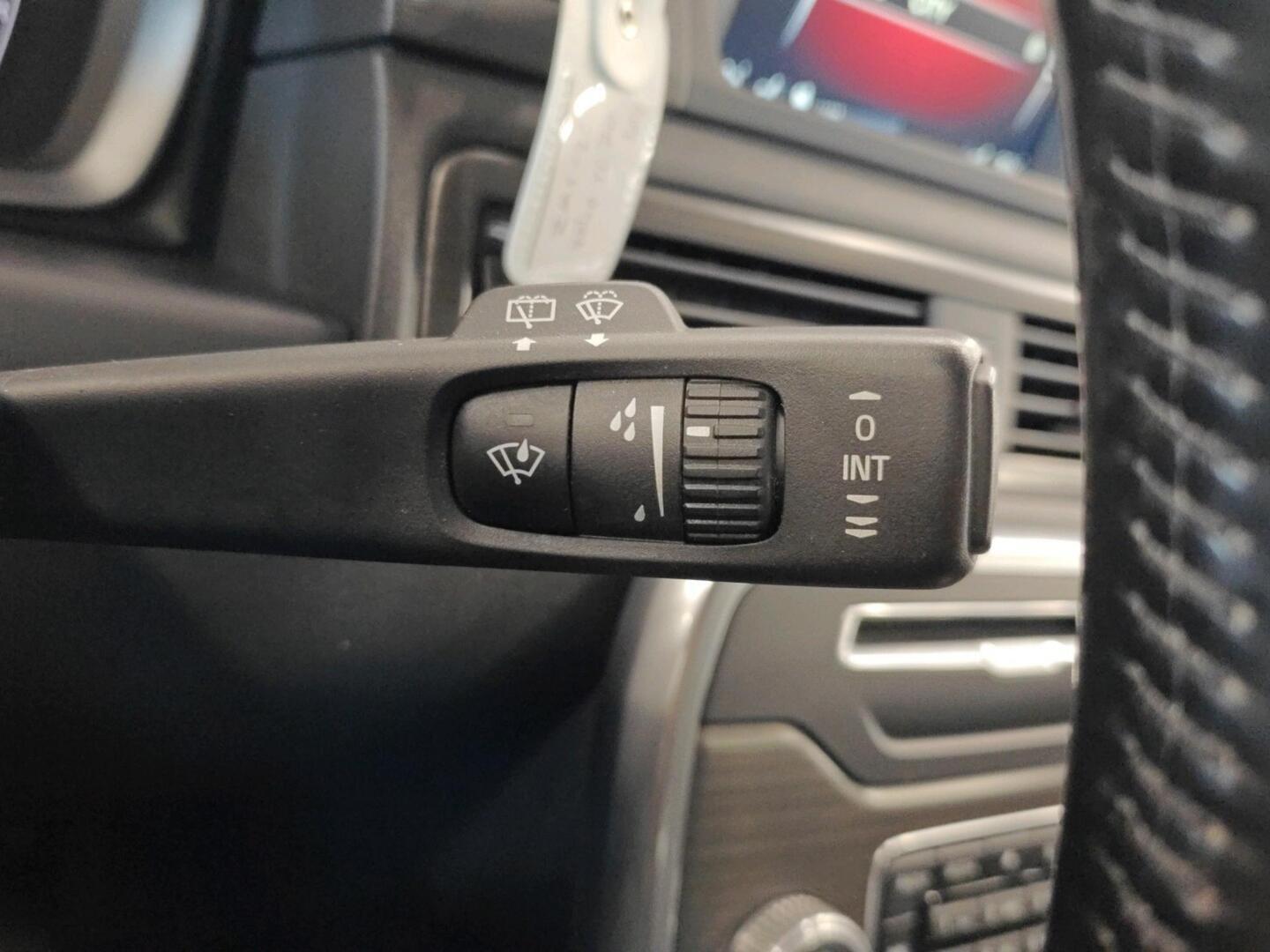 VOLVO XC70 2015
