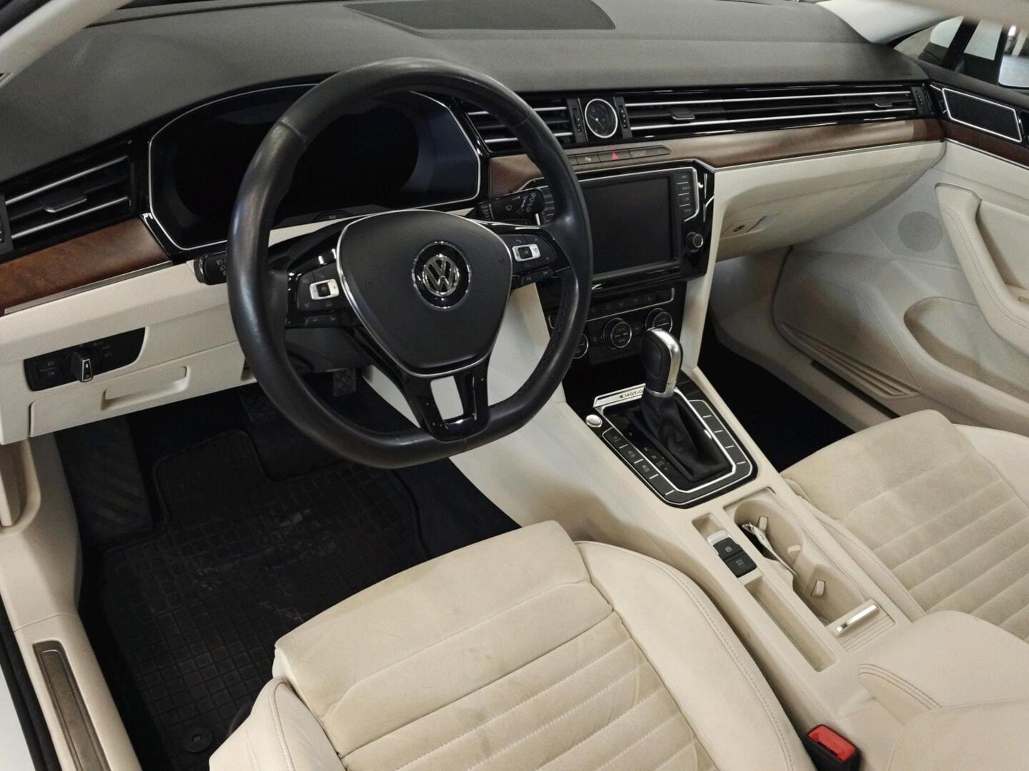 VOLKSWAGEN Passat 2016