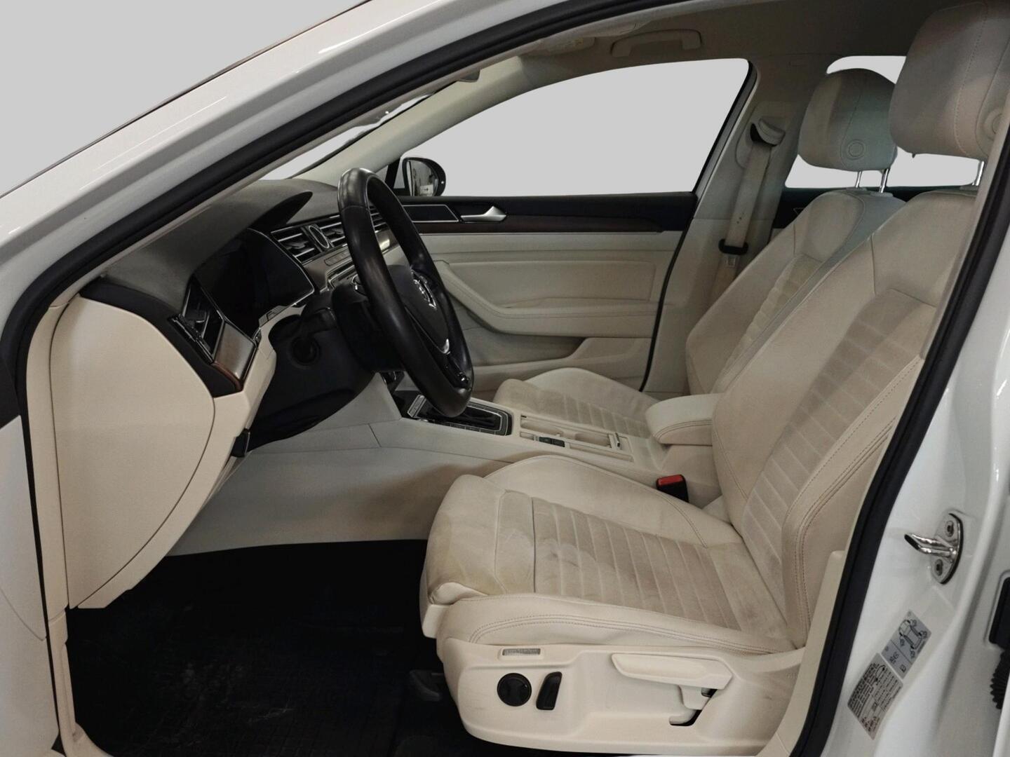 VOLKSWAGEN Passat 2016
