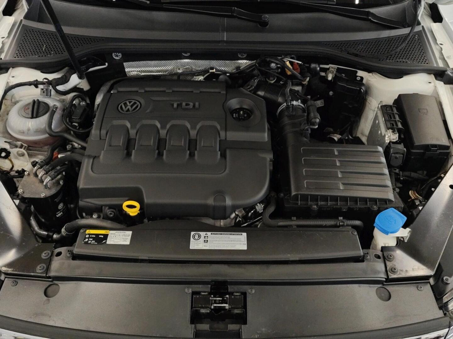 VOLKSWAGEN Passat 2016