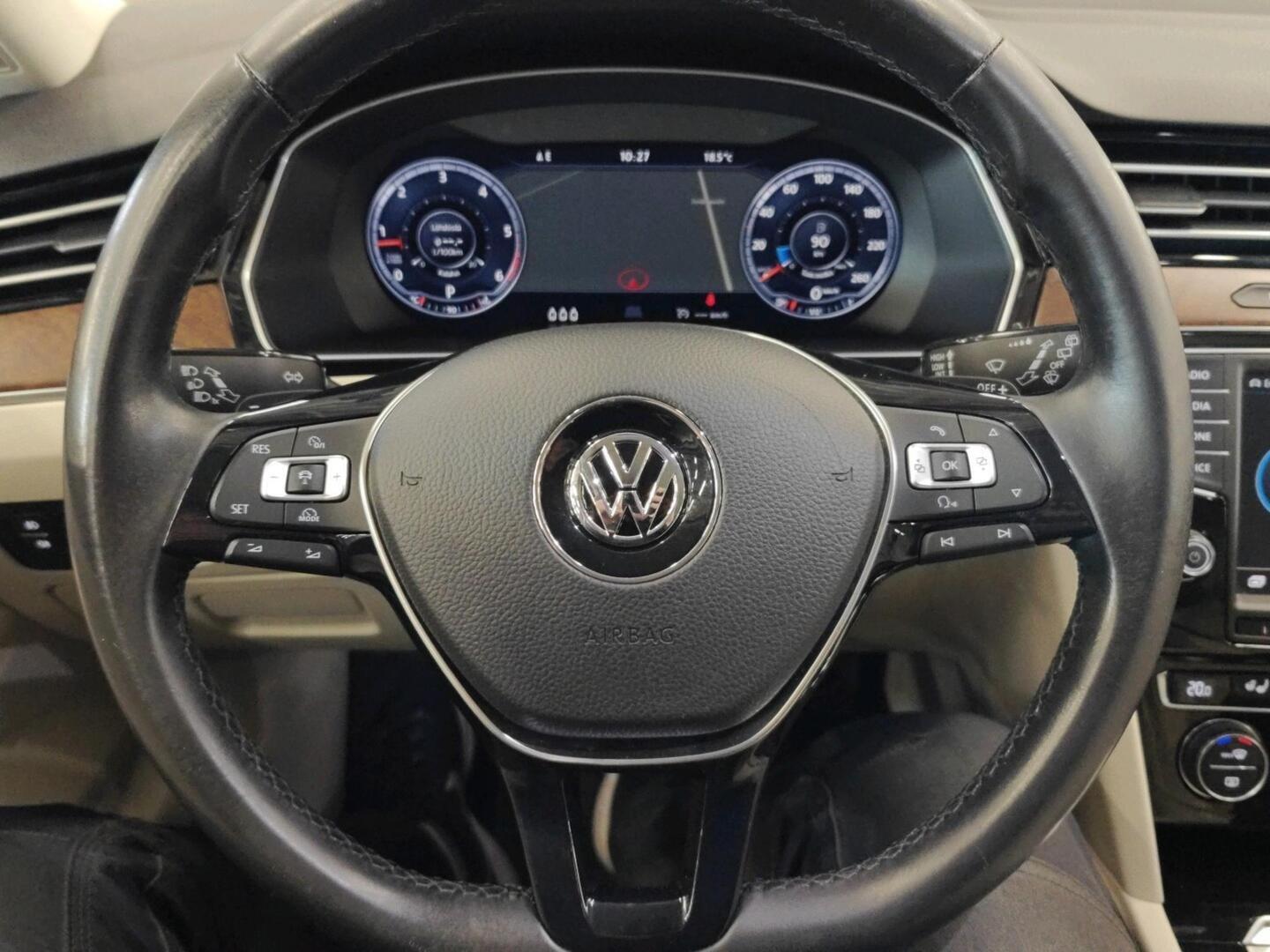 VOLKSWAGEN Passat 2016
