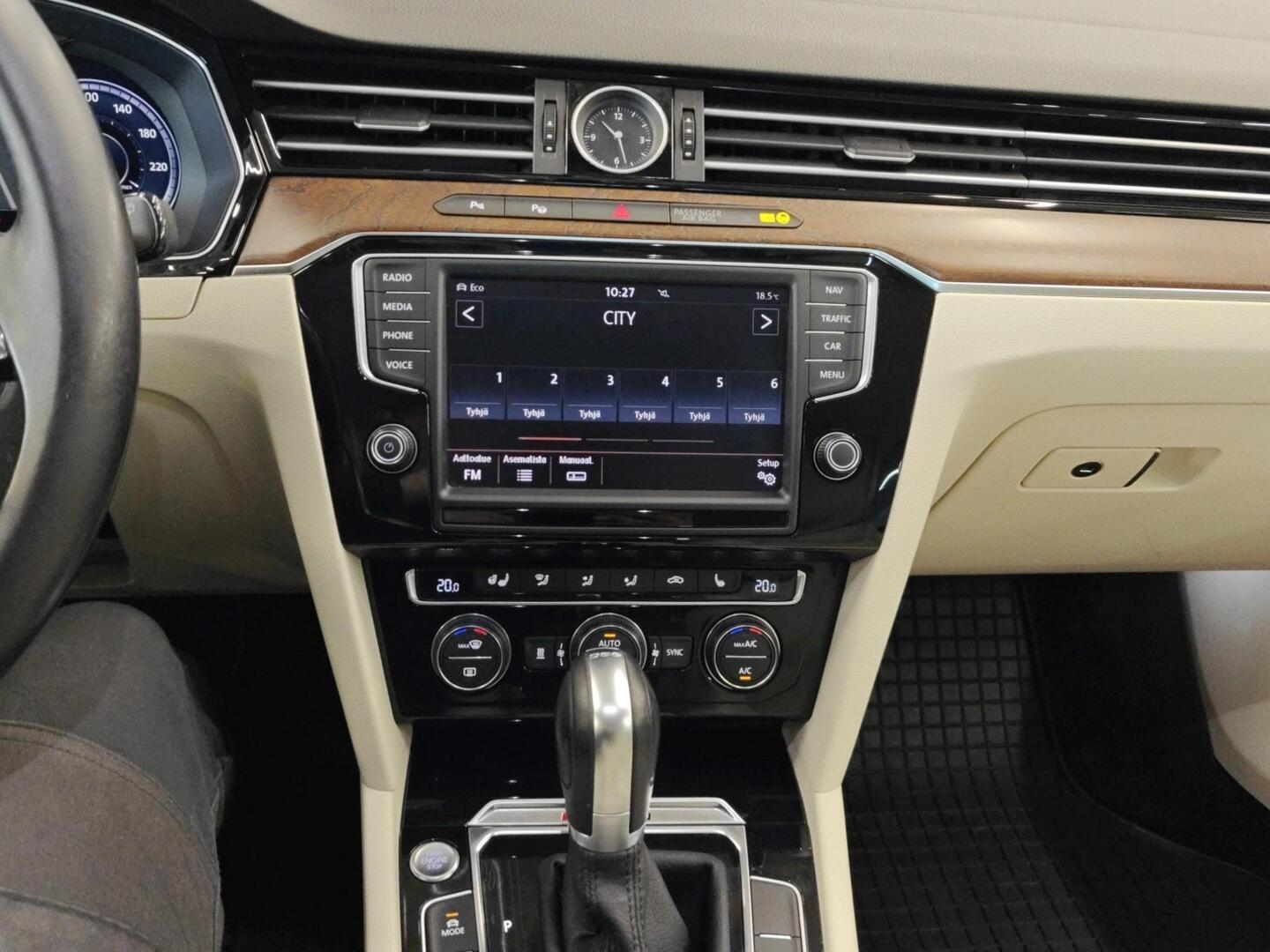 VOLKSWAGEN Passat 2016