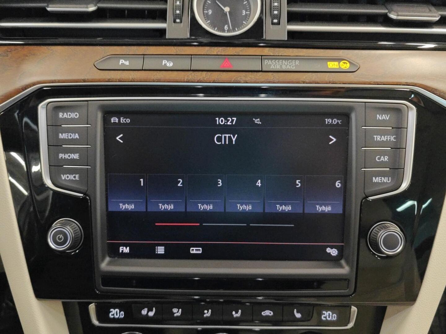 VOLKSWAGEN Passat 2016