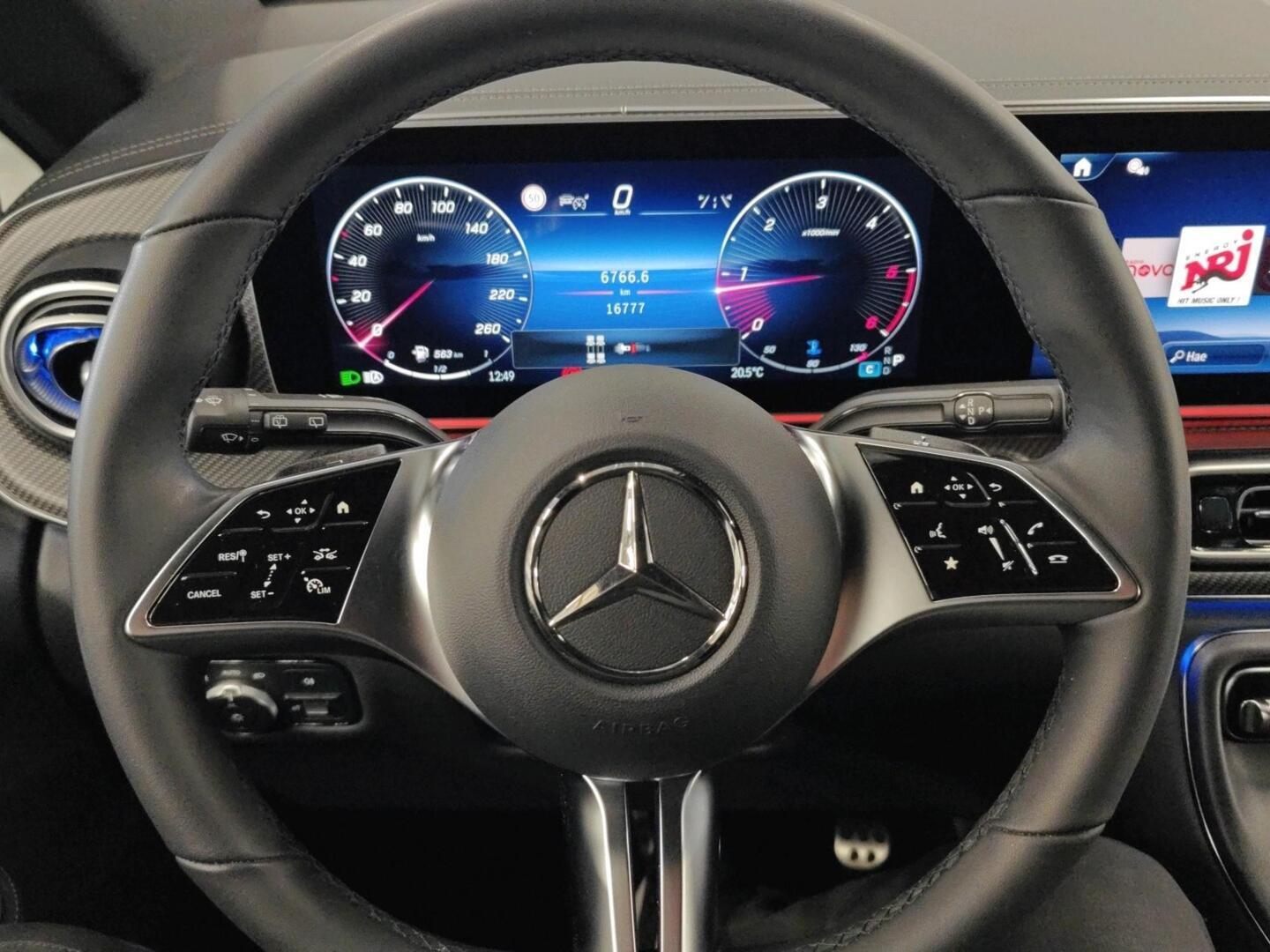 MERCEDES-BENZ V 2025