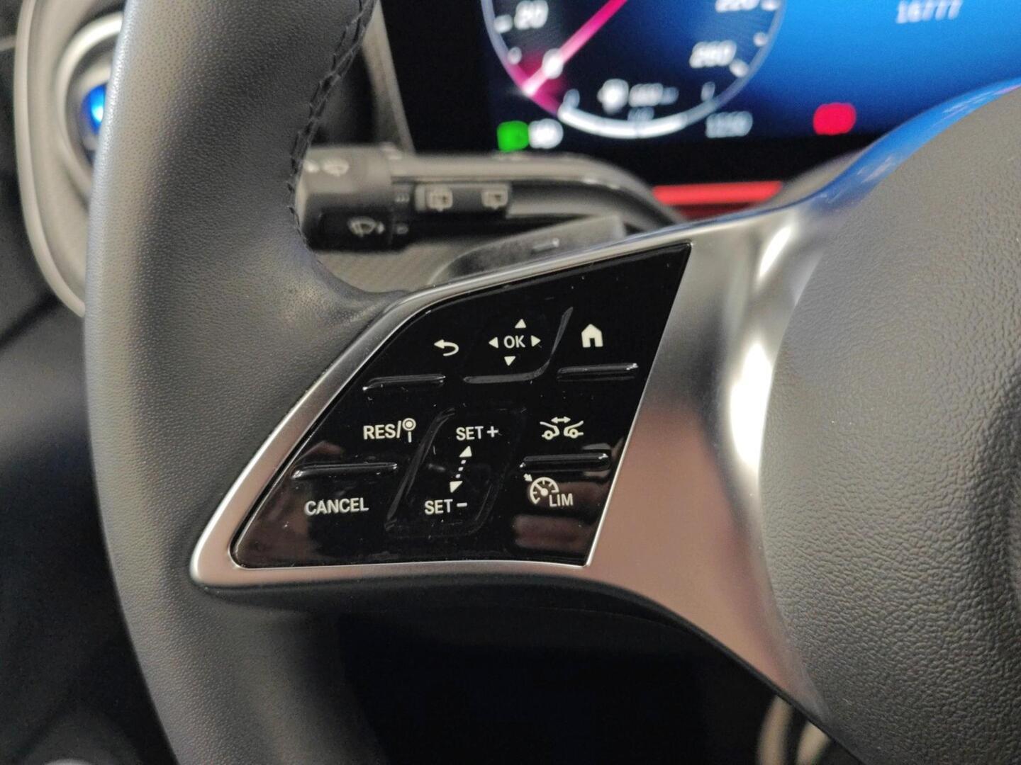 MERCEDES-BENZ V 2025