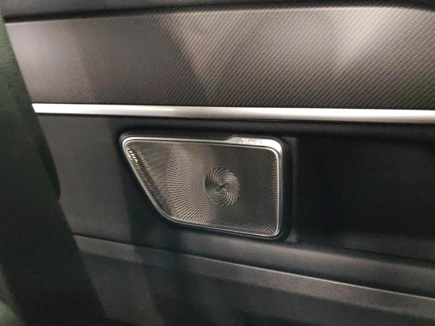 MERCEDES-BENZ V 2025