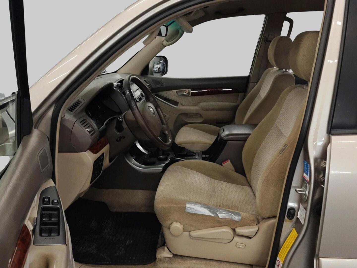 TOYOTA Land Cruiser 2004