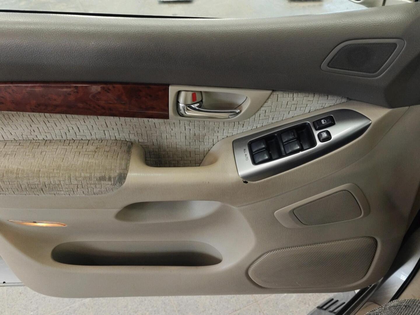 TOYOTA Land Cruiser 2004