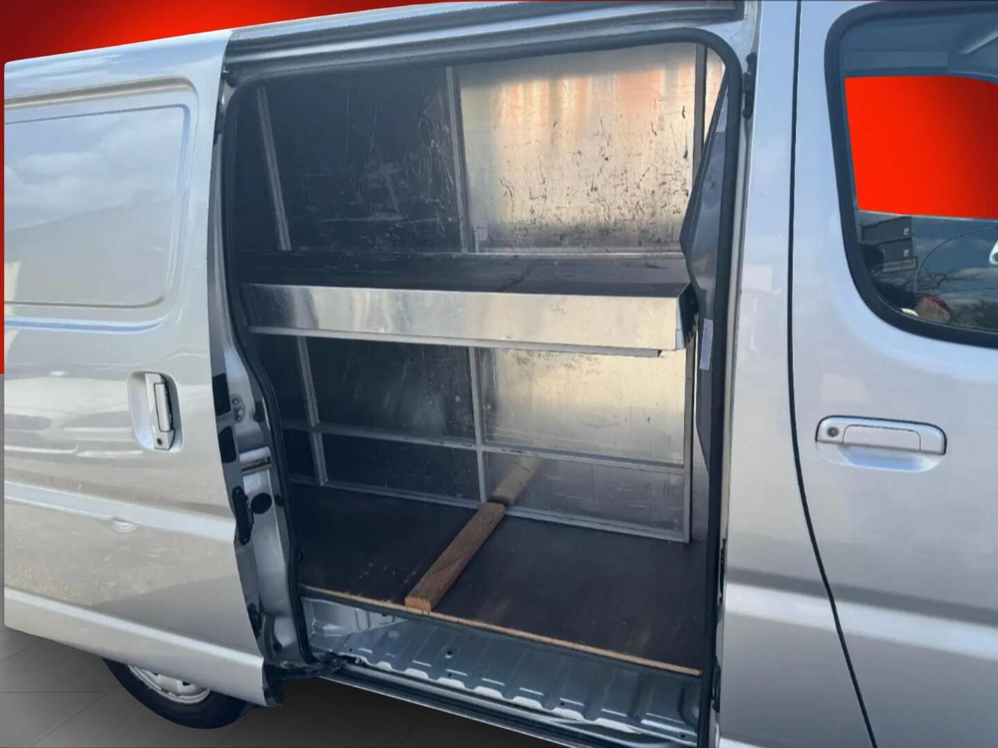 TOYOTA HIACE 2008