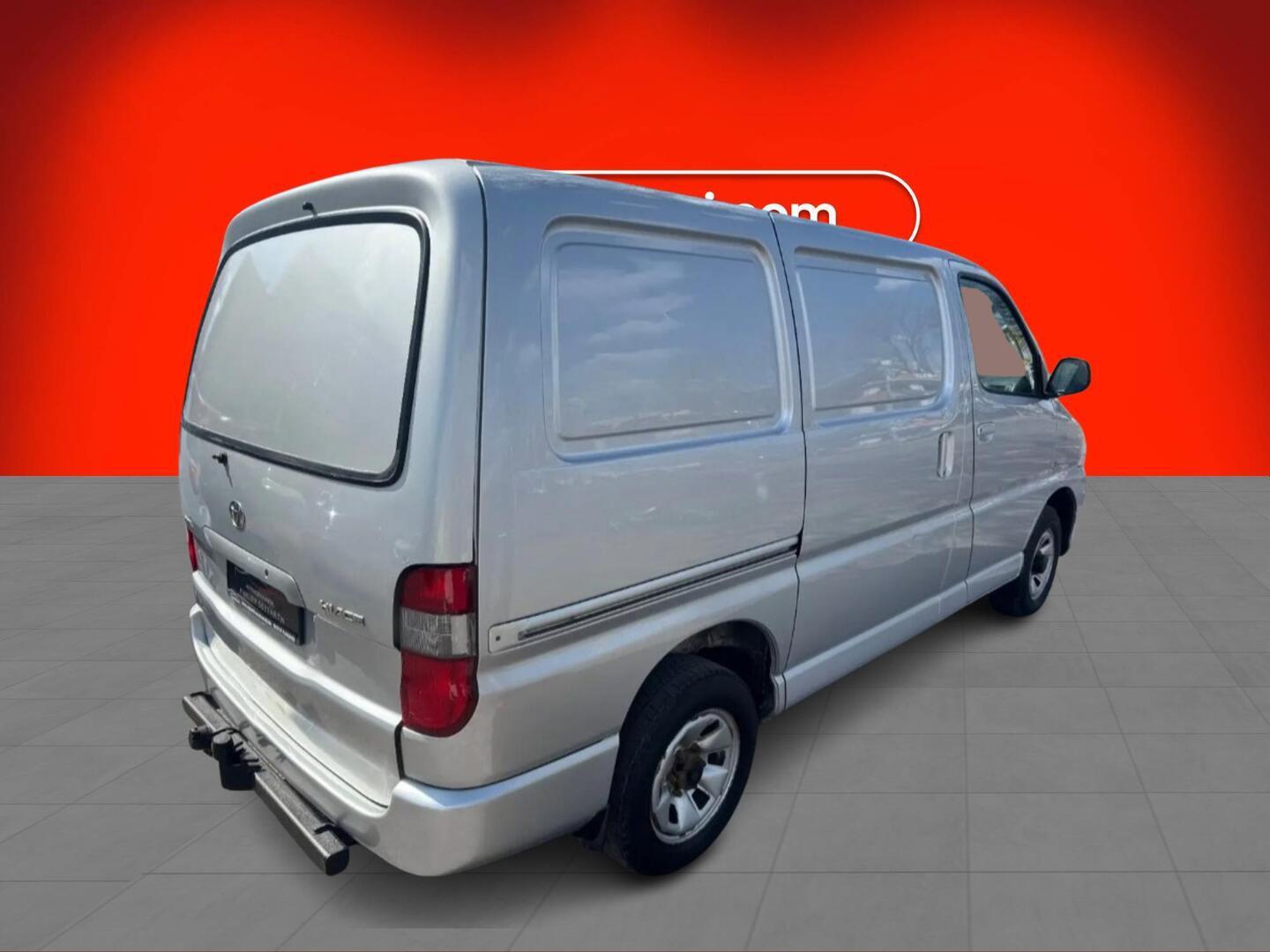 TOYOTA HIACE 2008