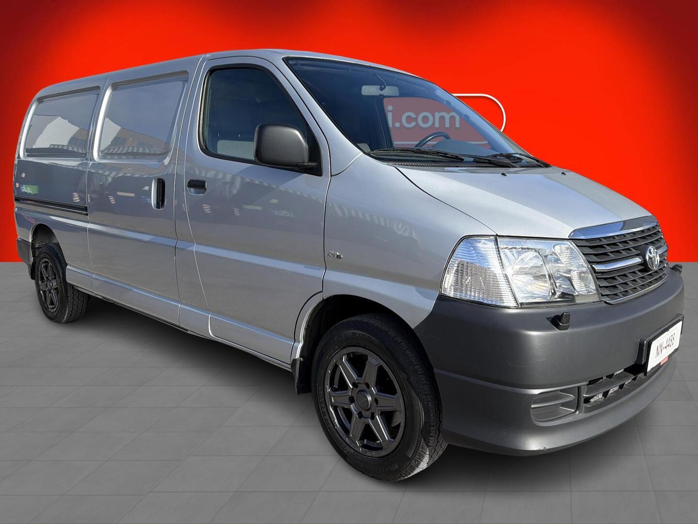 TOYOTA HIACE 2010