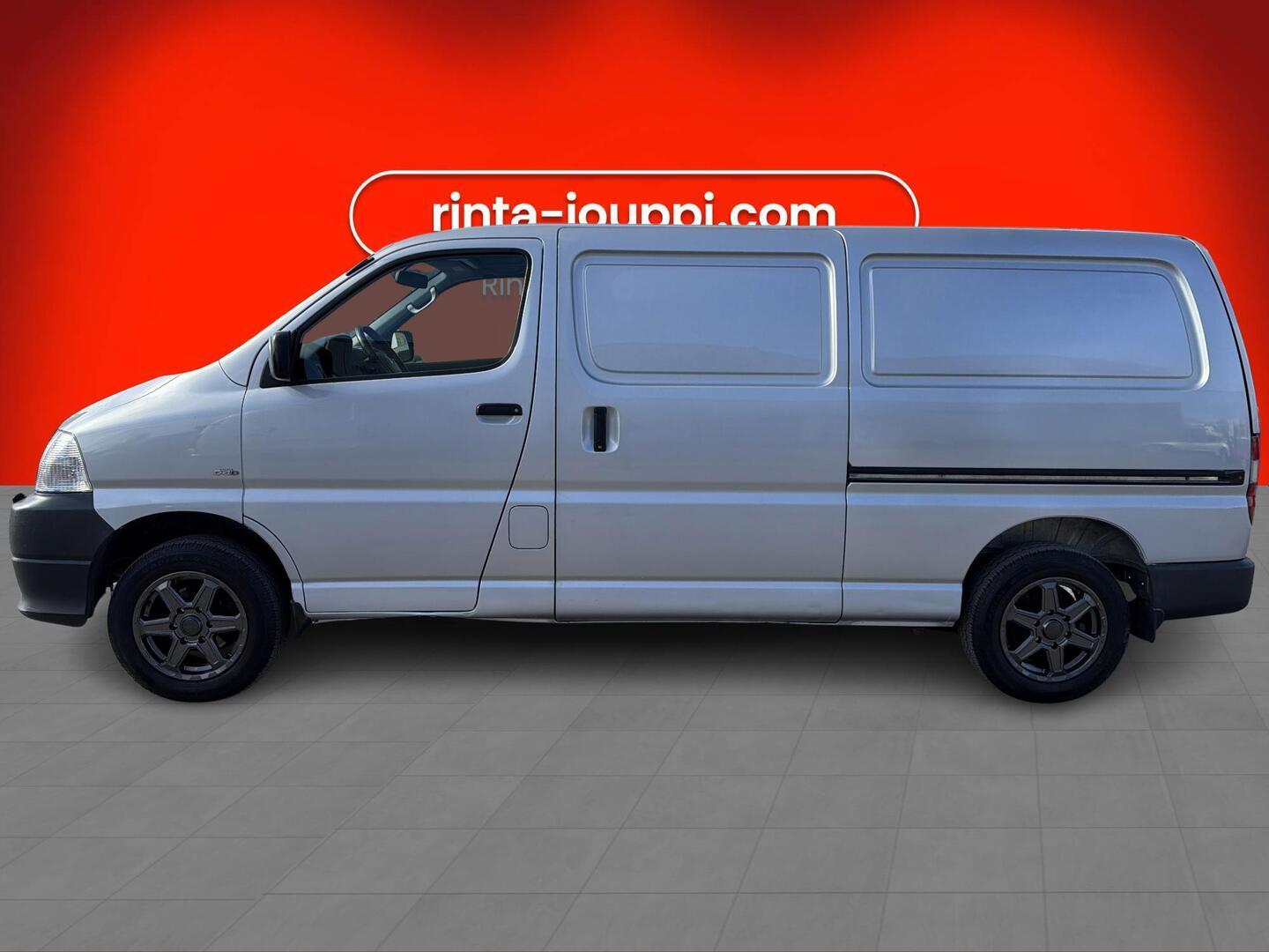 TOYOTA HIACE 2010