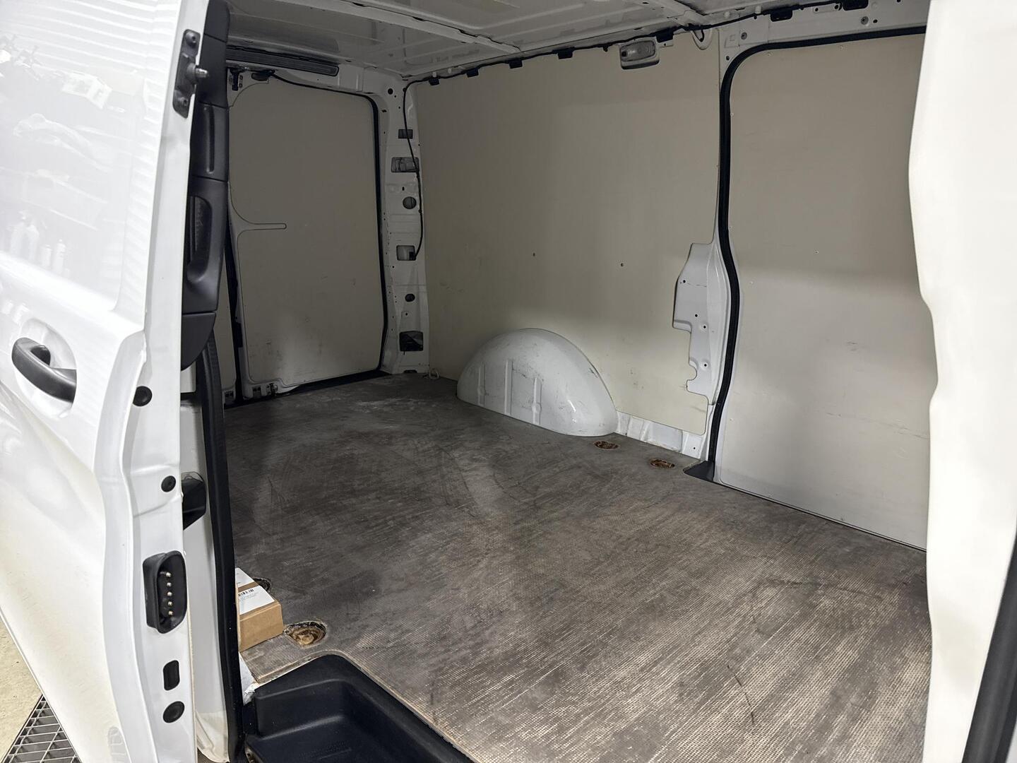 MERCEDES-BENZ VITO 2022