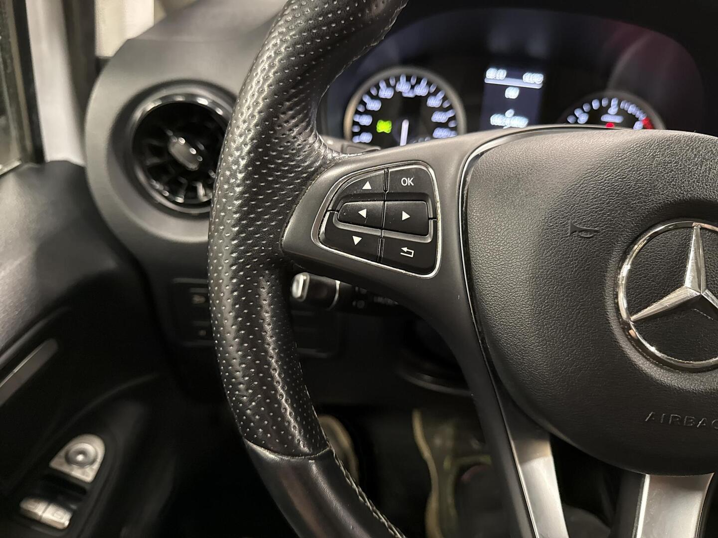 MERCEDES-BENZ VITO 2022