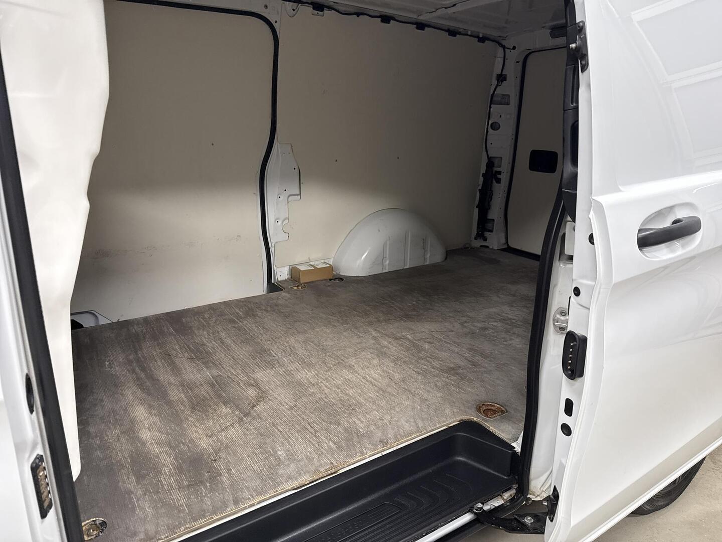 MERCEDES-BENZ VITO 2022