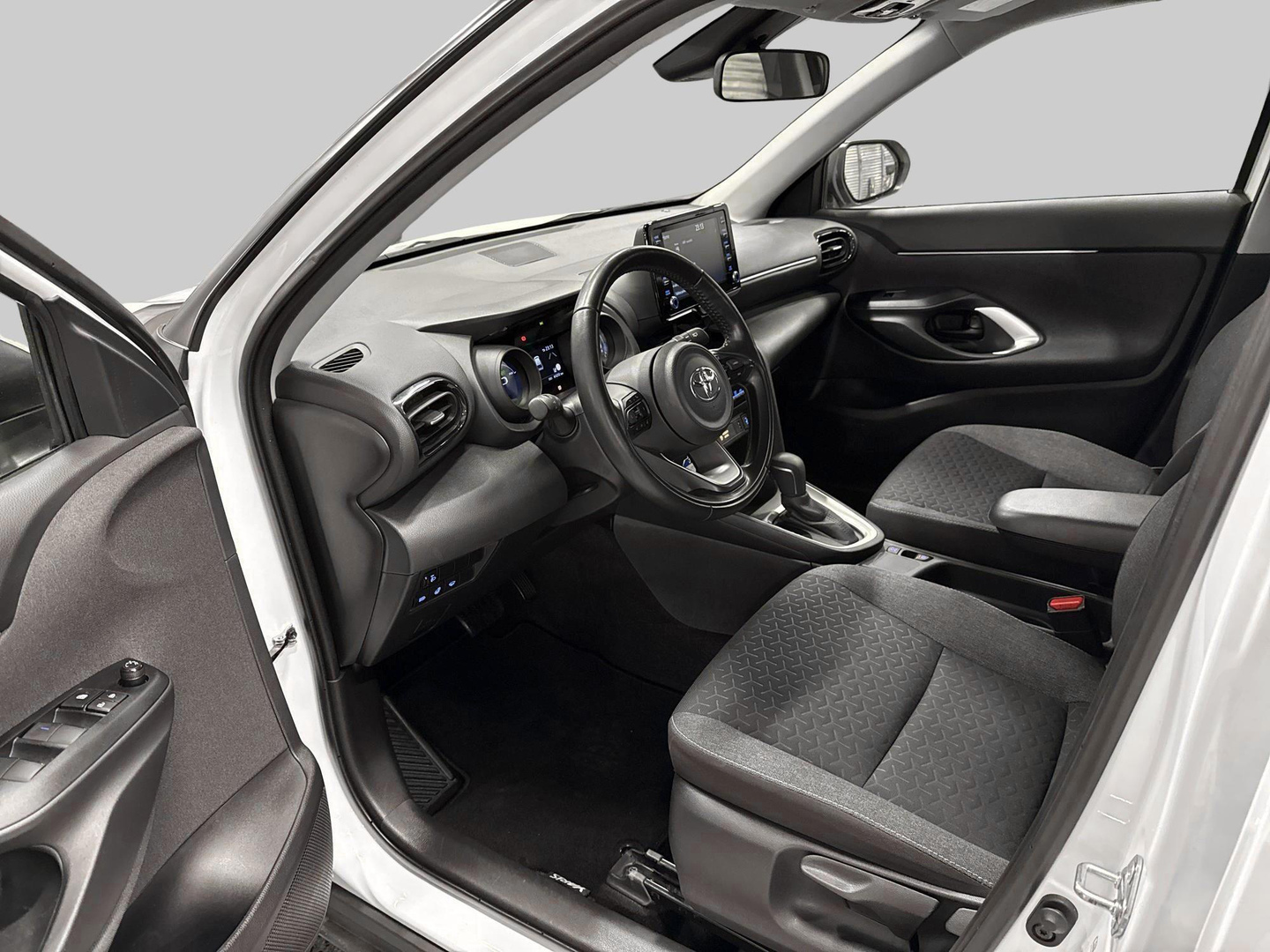 TOYOTA YARIS CROSS 2024